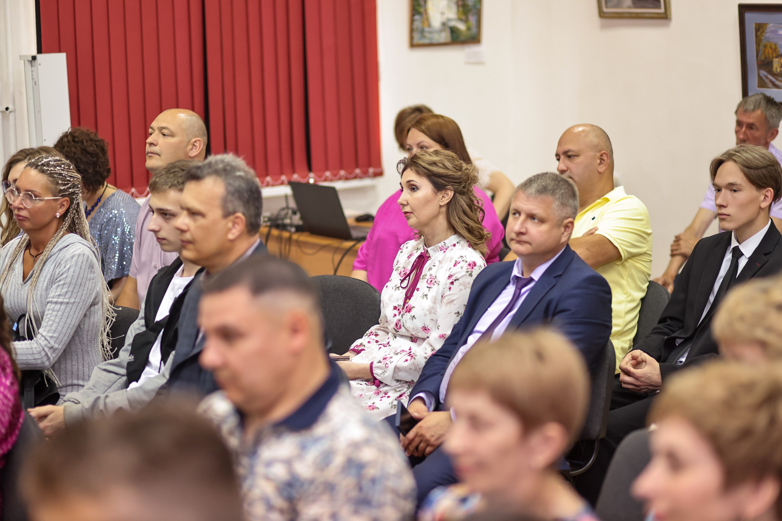 Вручение аттестатов. Школа № 7, выпускники 11 класса 2023 г. Студия выпускных альбомов Остров