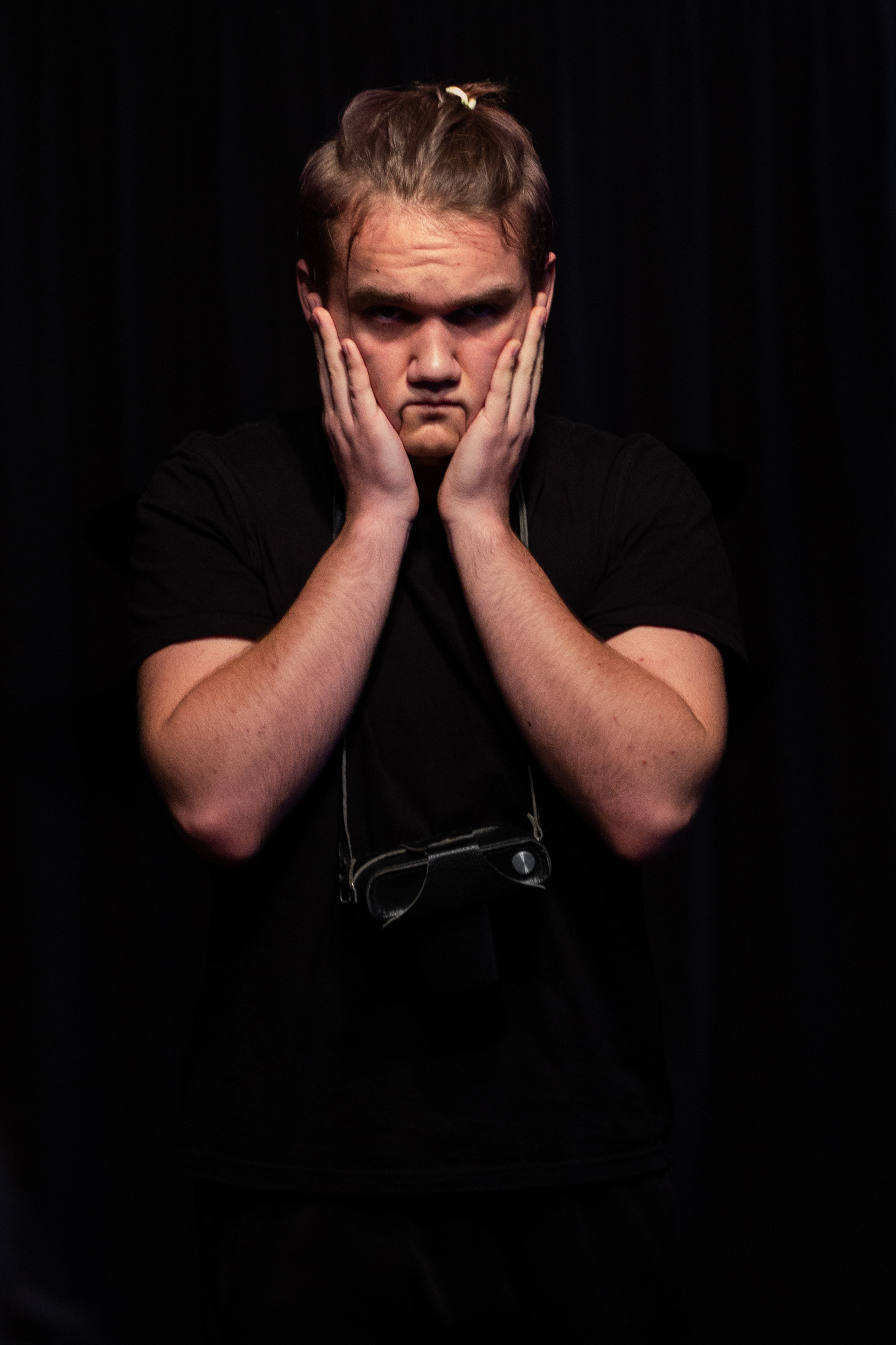 Покажу вам немного театра. Фотограф lifestyle, фотографирую жизнь, эмоции, красоту. Волгоград