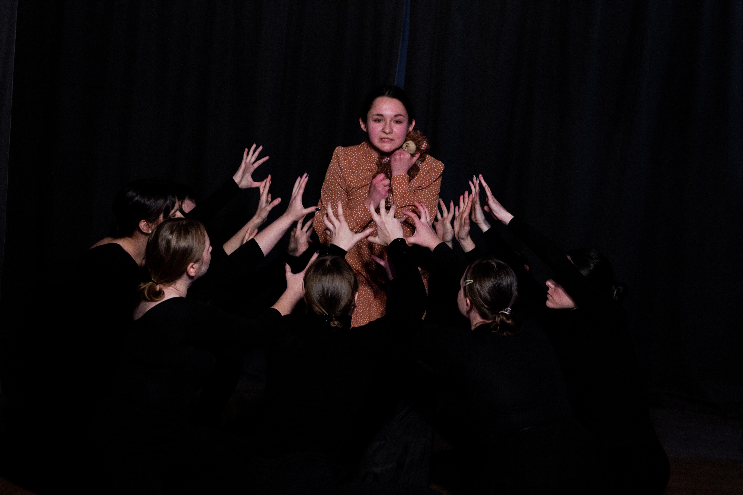 Покажу вам немного театра. Фотограф lifestyle, фотографирую жизнь, эмоции, красоту. Волгоград