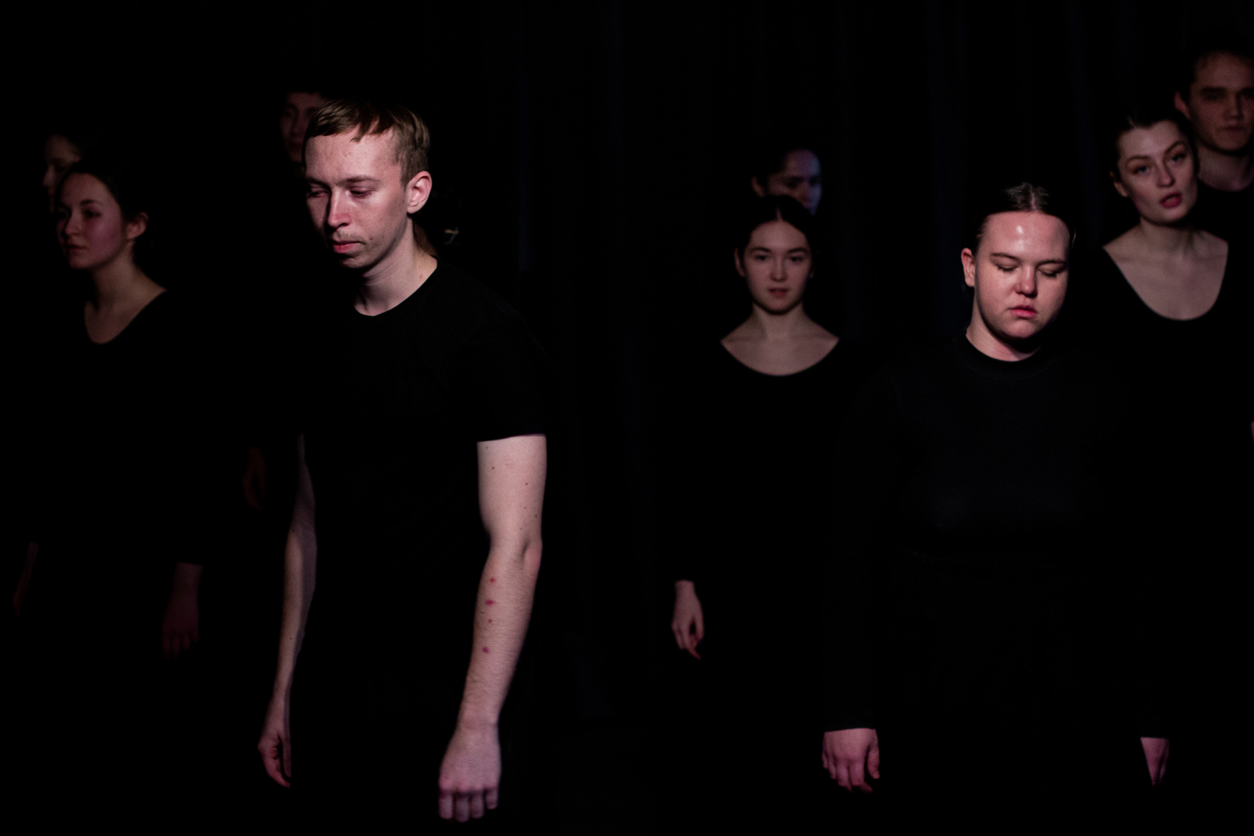 Покажу вам немного театра. Фотограф lifestyle, фотографирую жизнь, эмоции, красоту. Волгоград