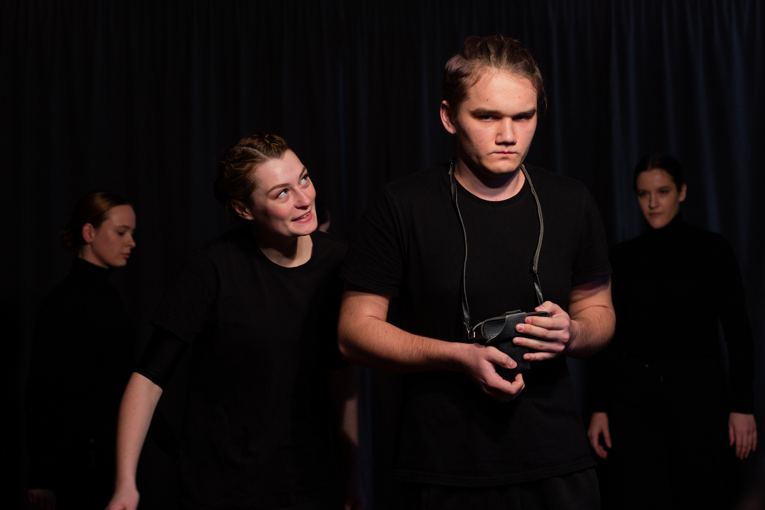 Покажу вам немного театра. Фотограф lifestyle, фотографирую жизнь, эмоции, красоту. Волгоград