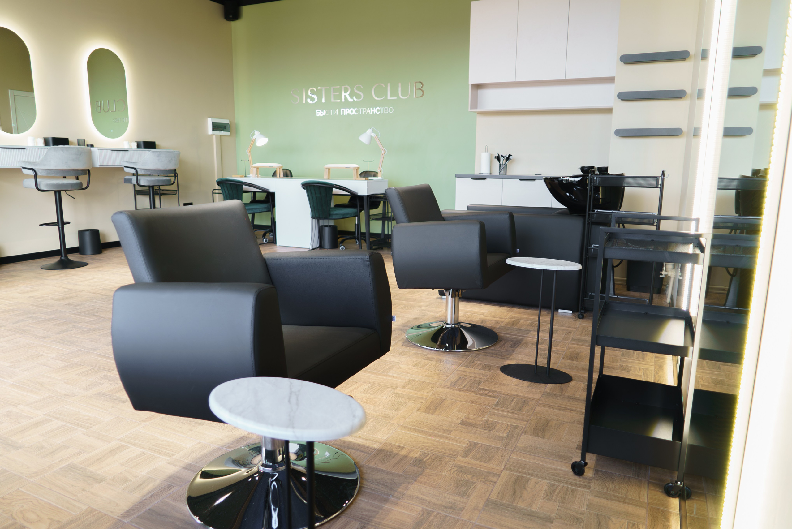 Профессиональная интерьерная фото и видео съемка студий красоты Яркая интерьерная фотосъемка для бьюти-коворкинга и студий. Шедевры для Вас! Фотограф и Видеограф в Краснодаре Пахиев Руслан