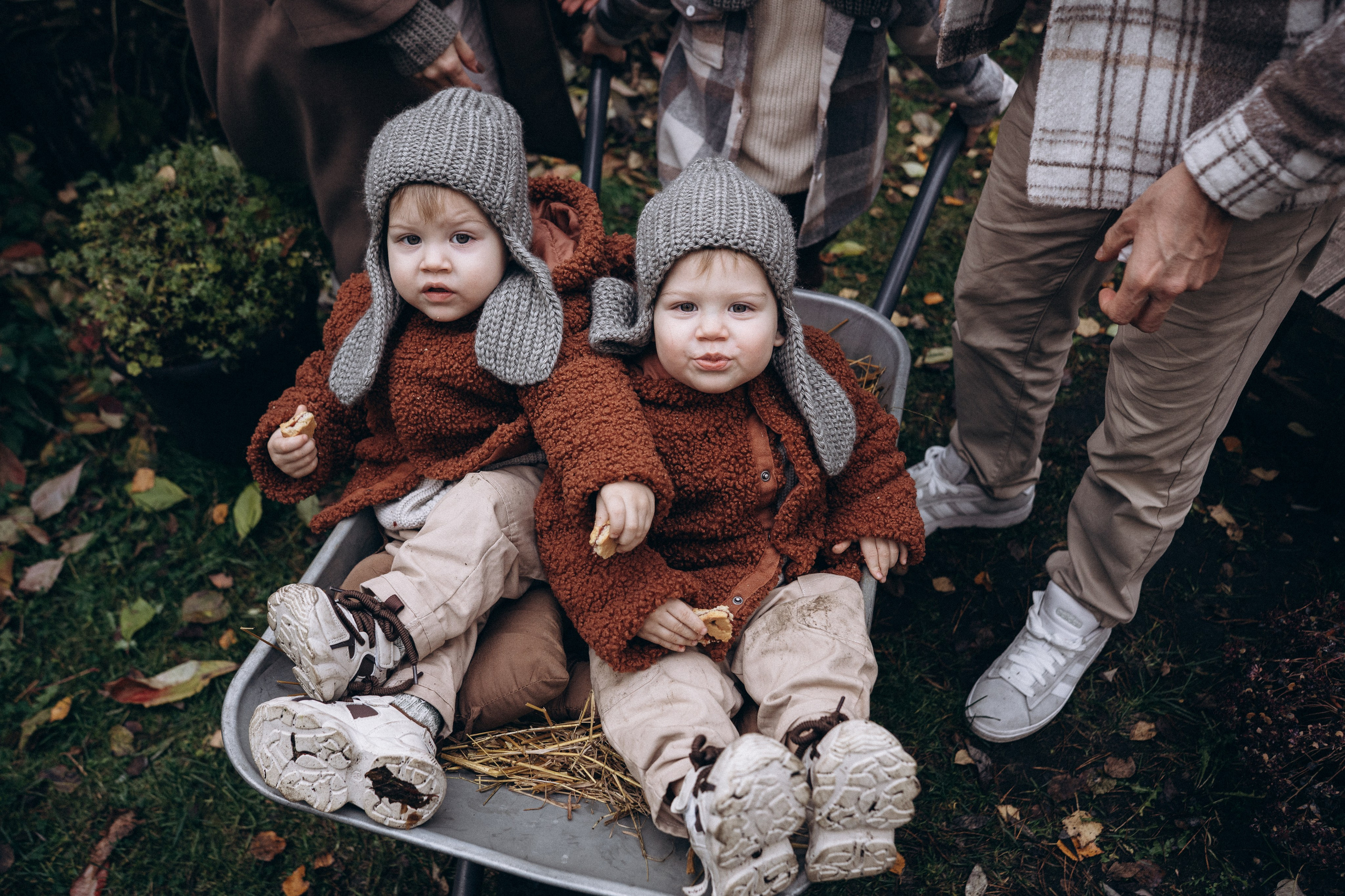 Яна и Ильсур, загородная Фотостудия. Фотограф Новорожденных в Москве. Семейные истории в стиле LIFE