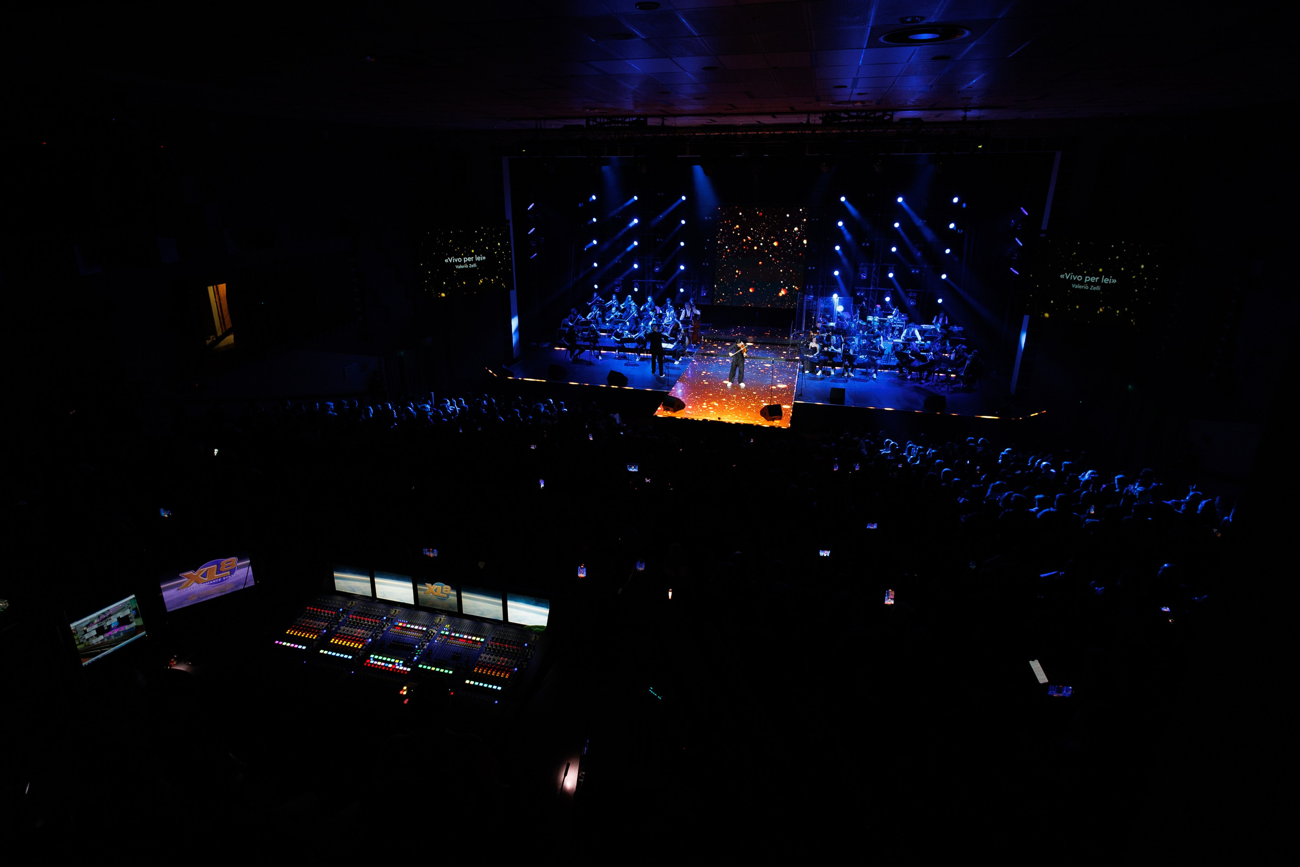 Сольный концерт Эдгара Акобяна. Студийный и свадебный фотограф в Москве Айк Саркисян