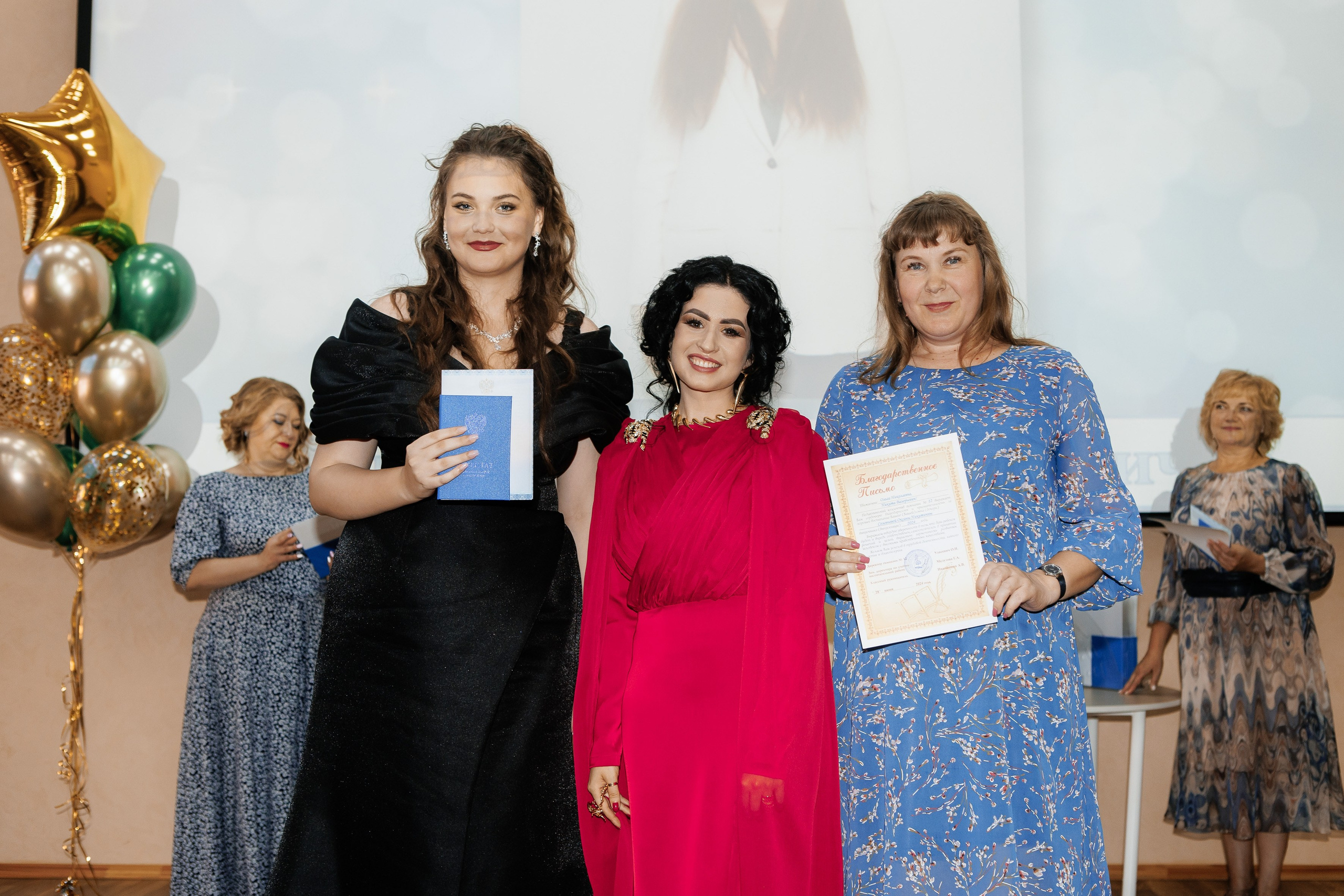 Выпускной Гимназия 12 2024 г. Свадебный и портретный Фотограф в Липецке Дмитрий Котюков