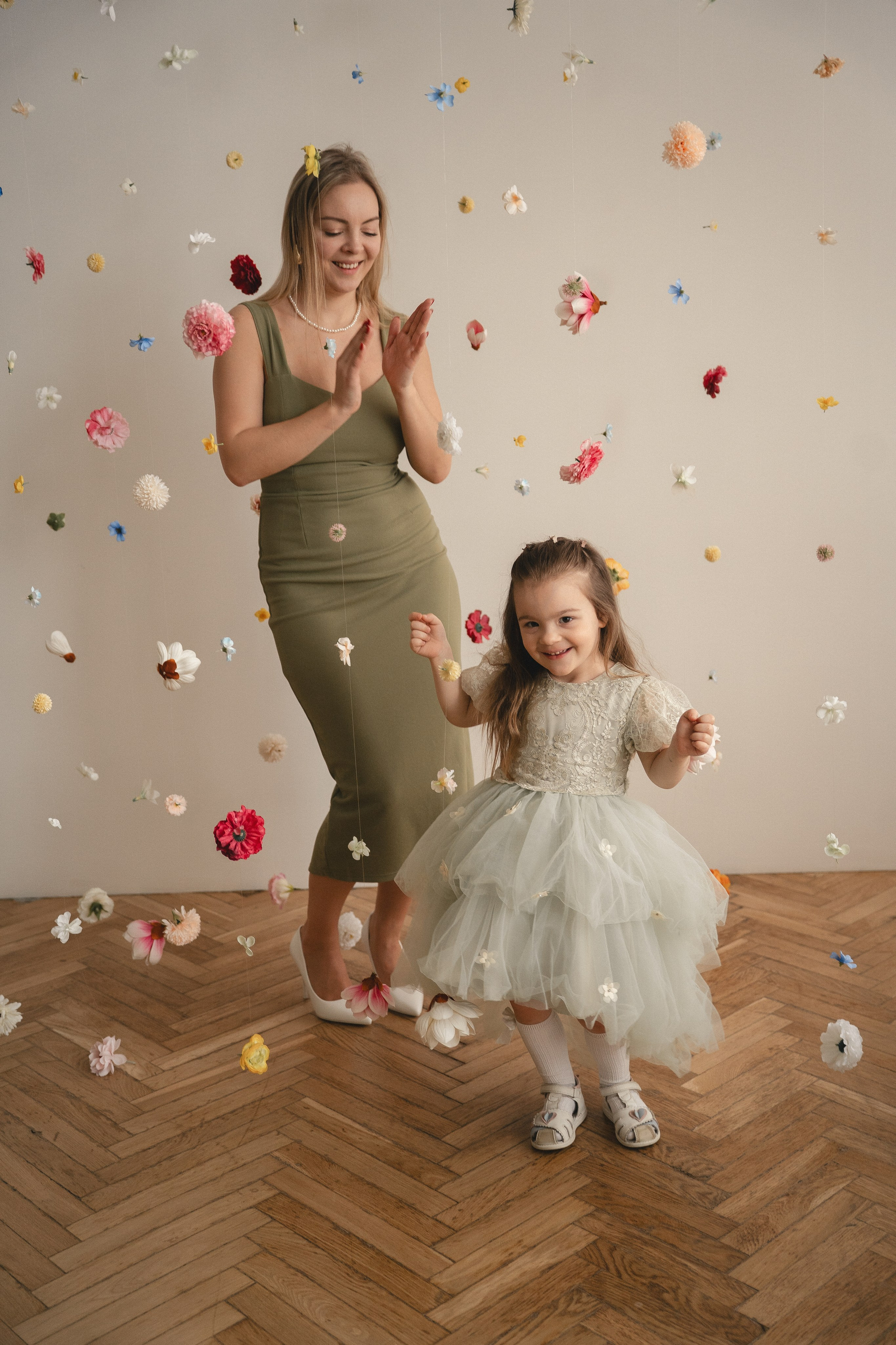 Оля и Настя. Фотограф/рилсмейкер в Москве и МО. Свадьбы, индивидуальные съемки, лавстори, беременность, мероприятия, бренды