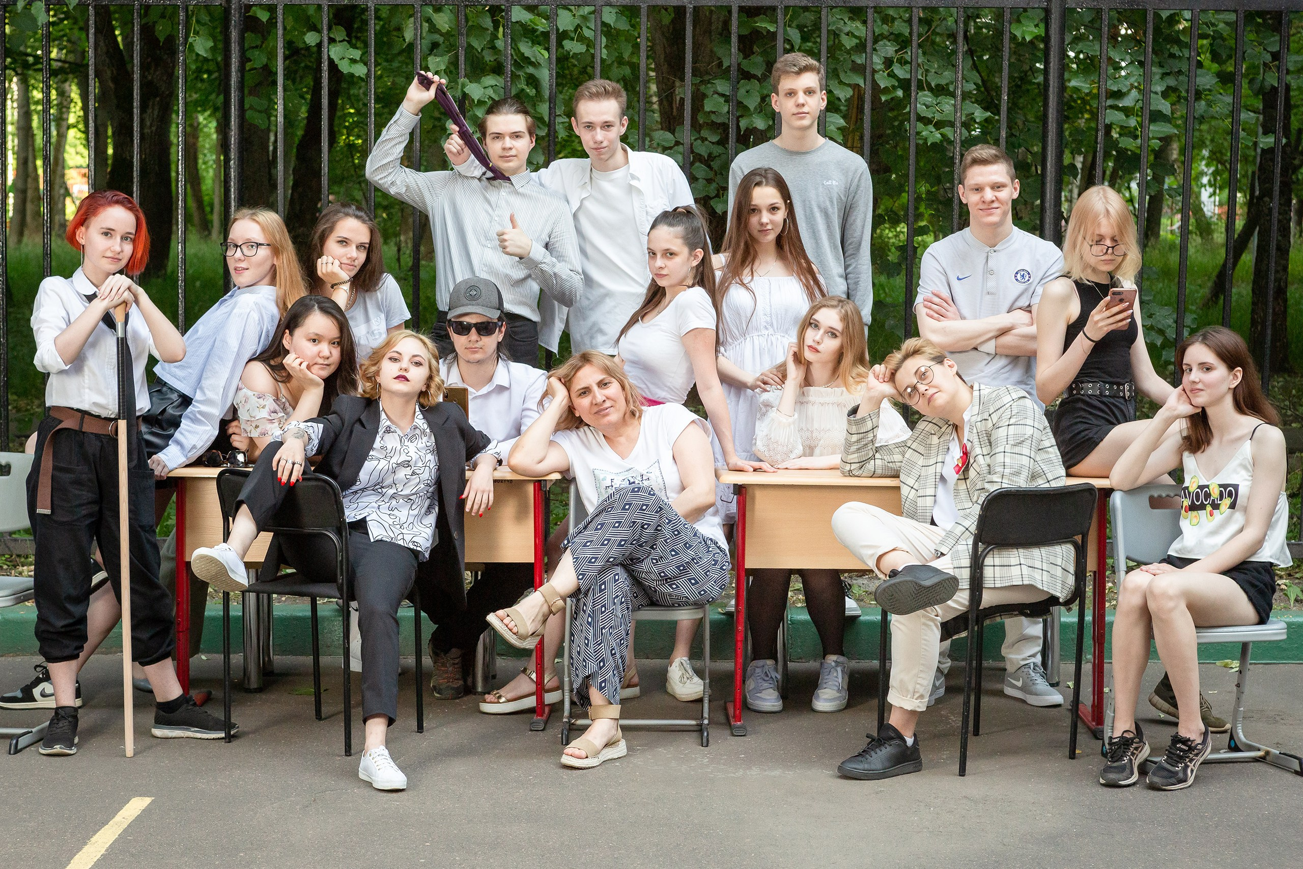 Фотосъемка старших классов в школе. Классный фотограф, по мнению школьников