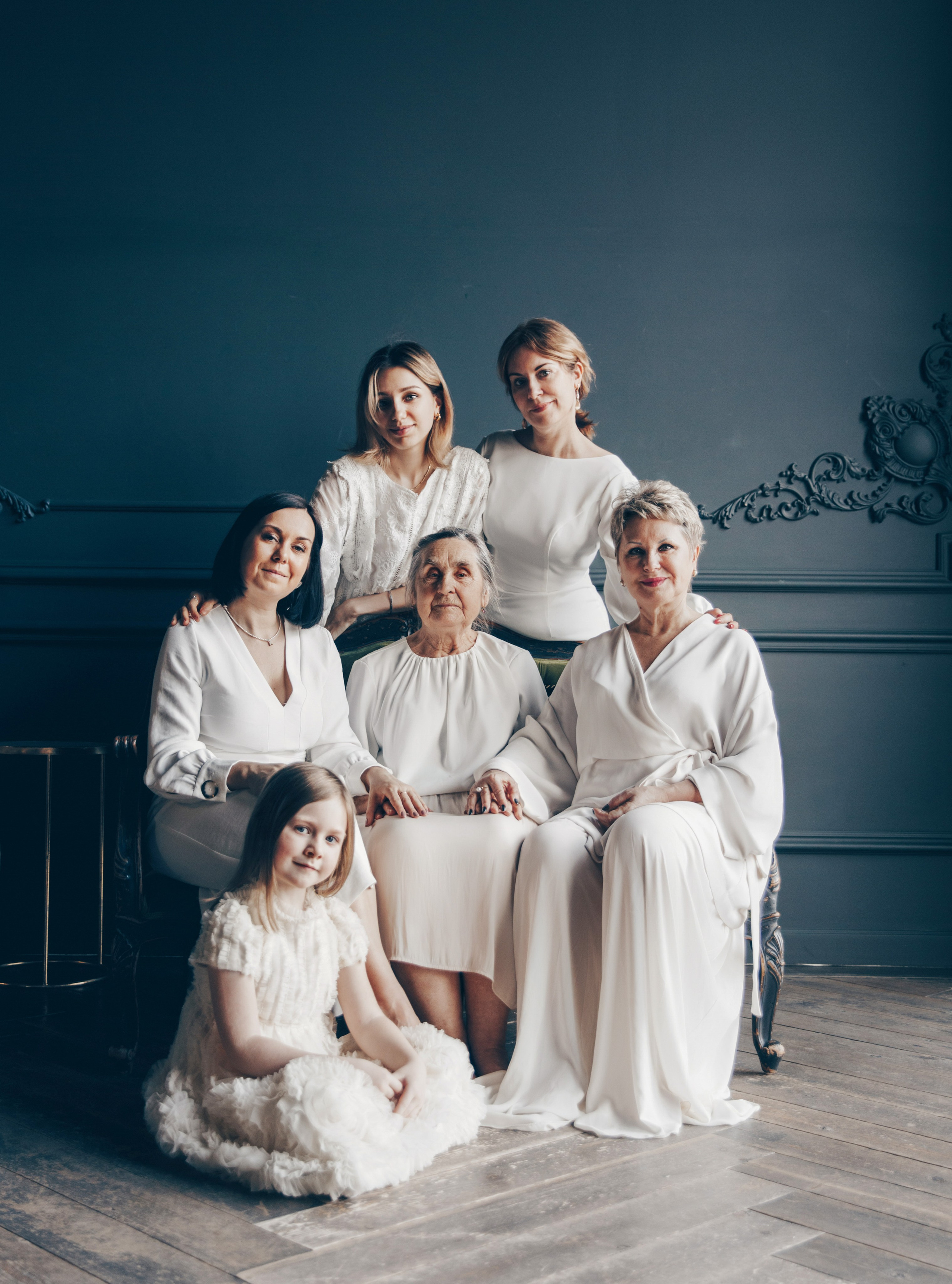 поколение, семья из женщин 