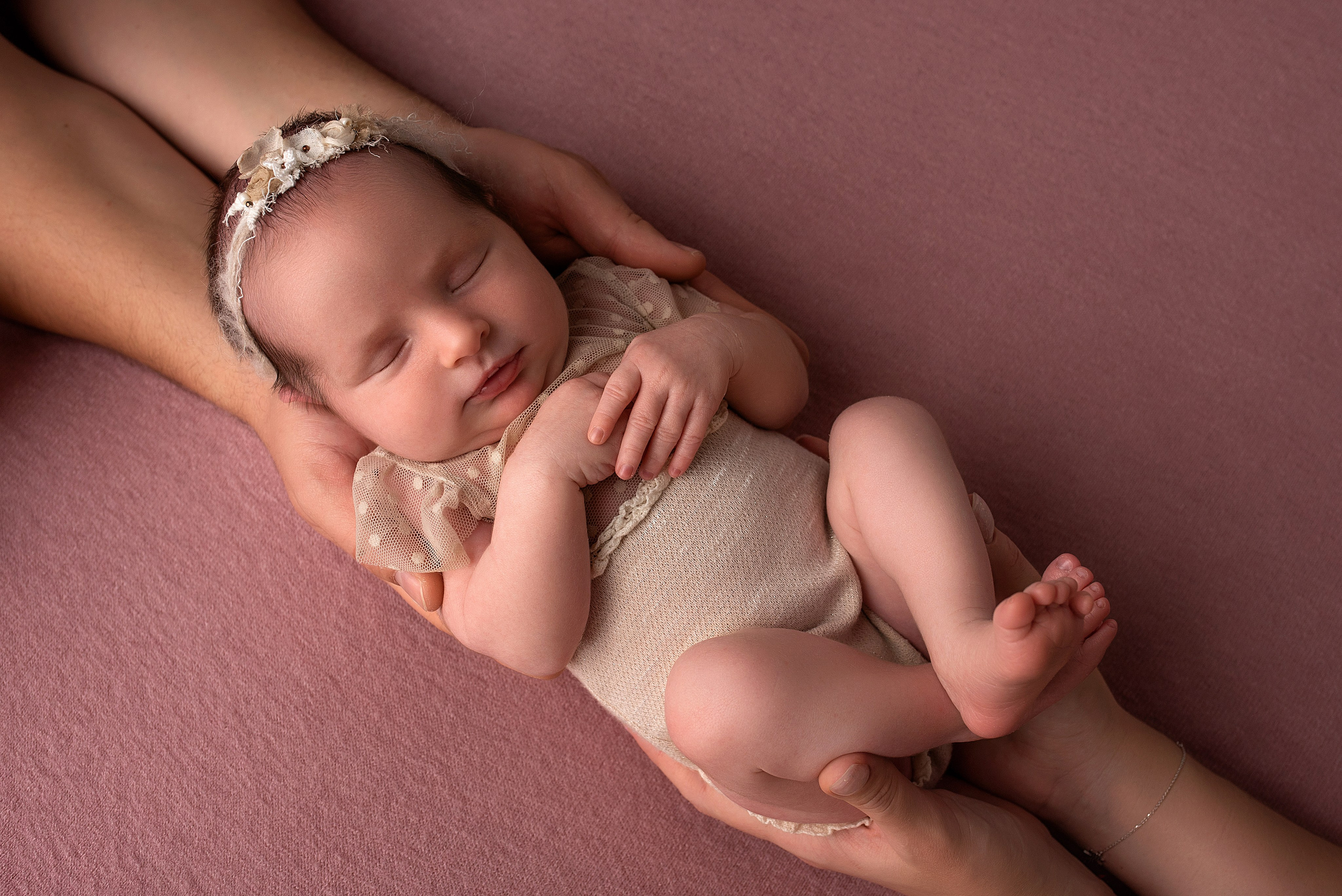 Новорождённые девочки. Детский фотограф новорождённых в Минске Боровик Екатерина