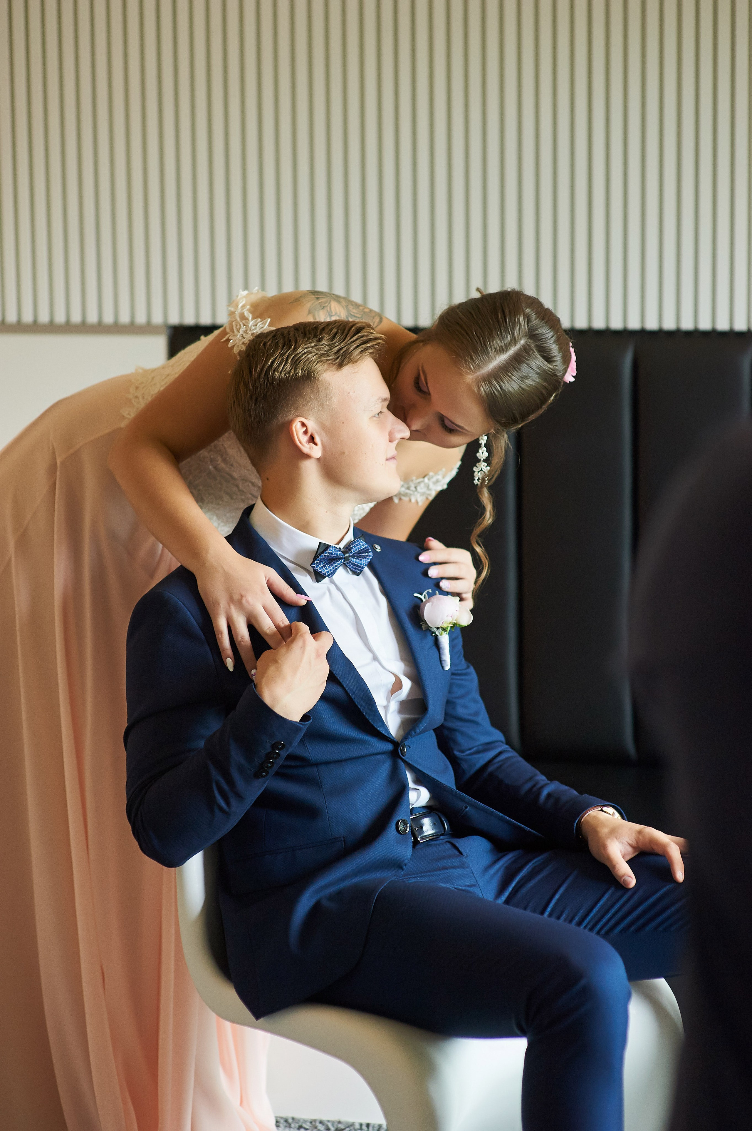 Ульяна и Дмитрий (свадебная прогулка в Сестрорецке под дождем, , фотосессия в верхнем парке Петергофа). Портретный, семейный и свадебный фотограф в Санкт-Петербурге и в Пушкине Ширяев Денис