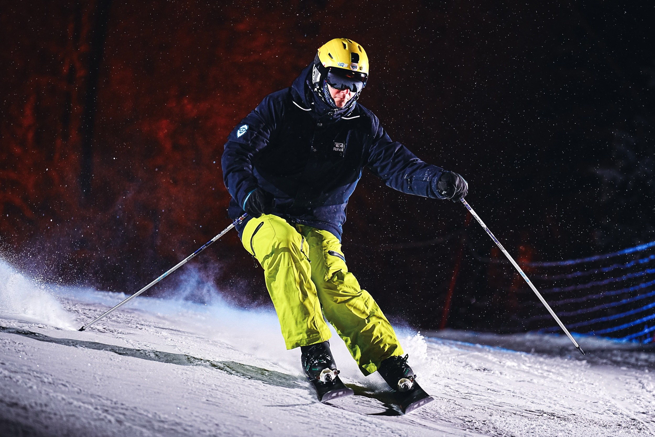 Вечерняя съёмка на склонах с использованием внешних вспышек. Фотограф Студитский Евгений