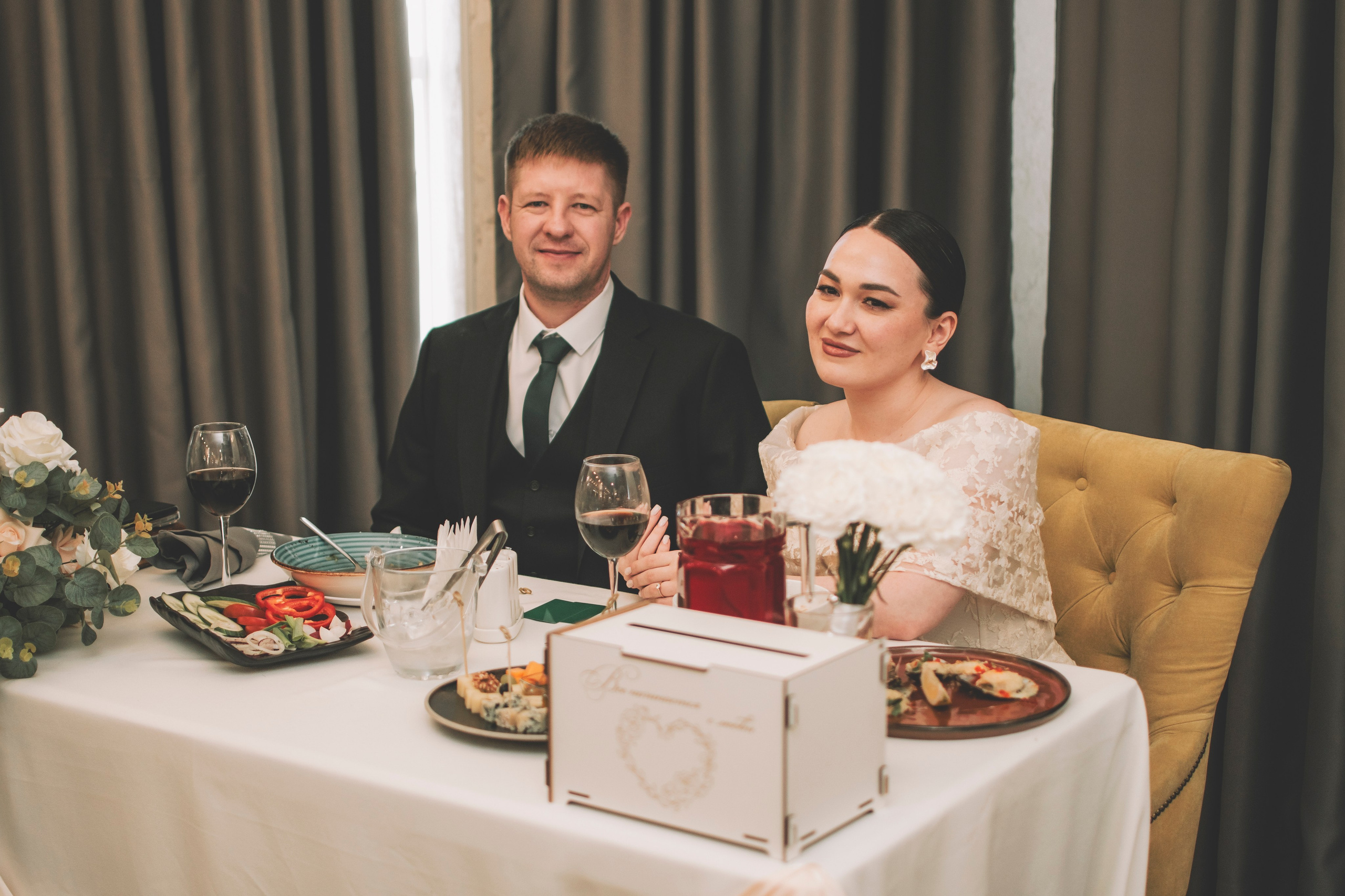 26.04.2025 (Фотосессия, роспись в Онии + фото с банкета). Семейный и свадебный фотограф Губкинский и Ставрополь