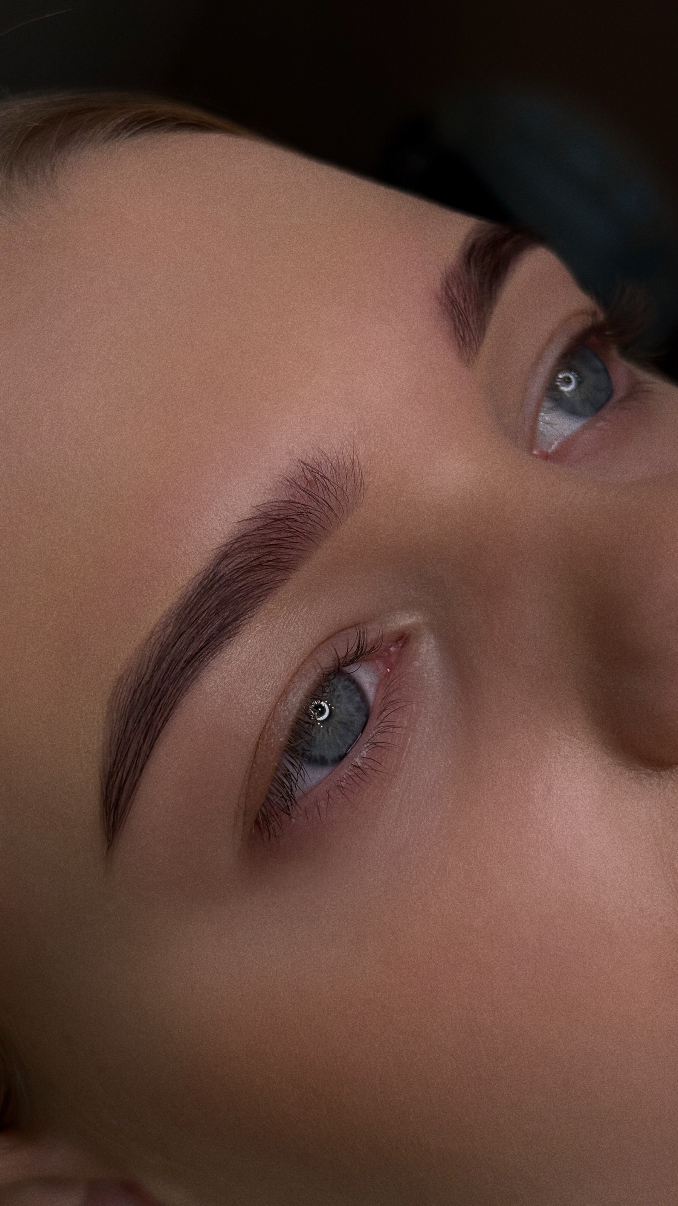 Брови. Студия визажистов, стилистов по прическам, бровистов и мастеров по ресницам