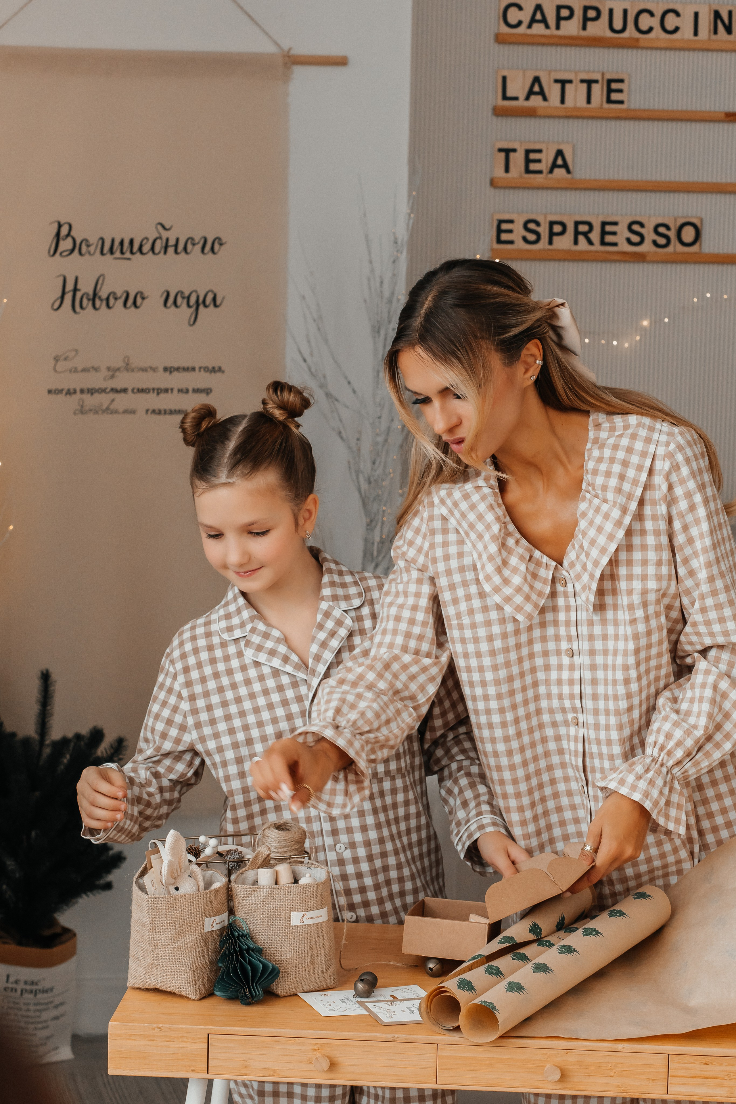 Новогодняя фотосессия в студии в Сочи. Семейный фотограф в Сочи, Лоо, Дагомысе, Вардане Кучумова Олеся