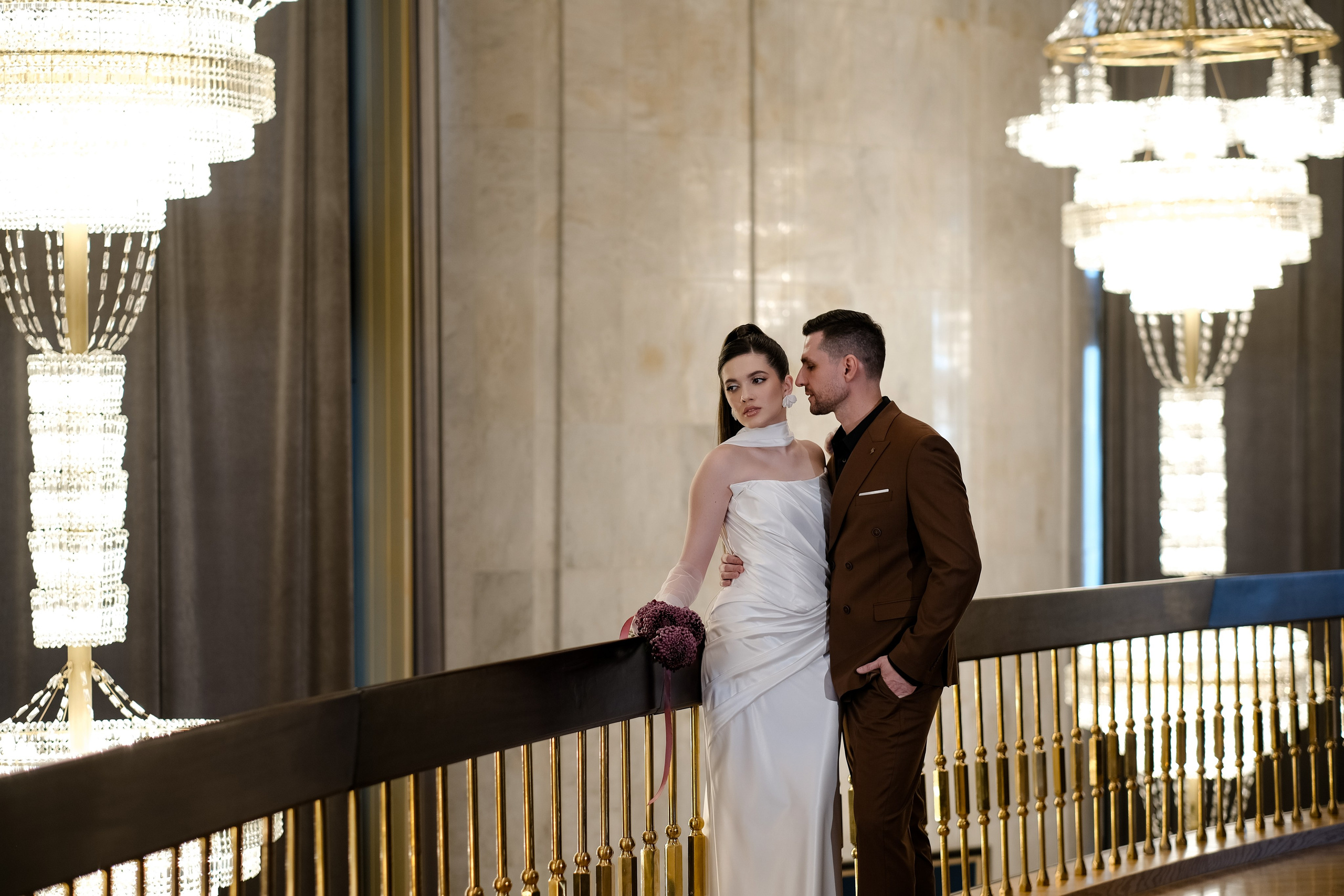 Свадебная фотосессия в театре драмы имени Наума Орлова. Свадебный фотограф в Челябинске Сырчикова Наталья
