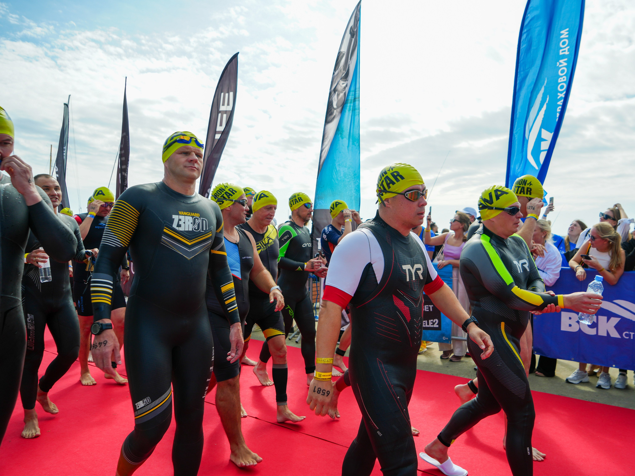 Фотоотчет партнерской интеграции для компании TELE2 на фестивале Ironstar. Репортажный фотограф в Красной Поляне и Сочи Павлюченко Екатерина