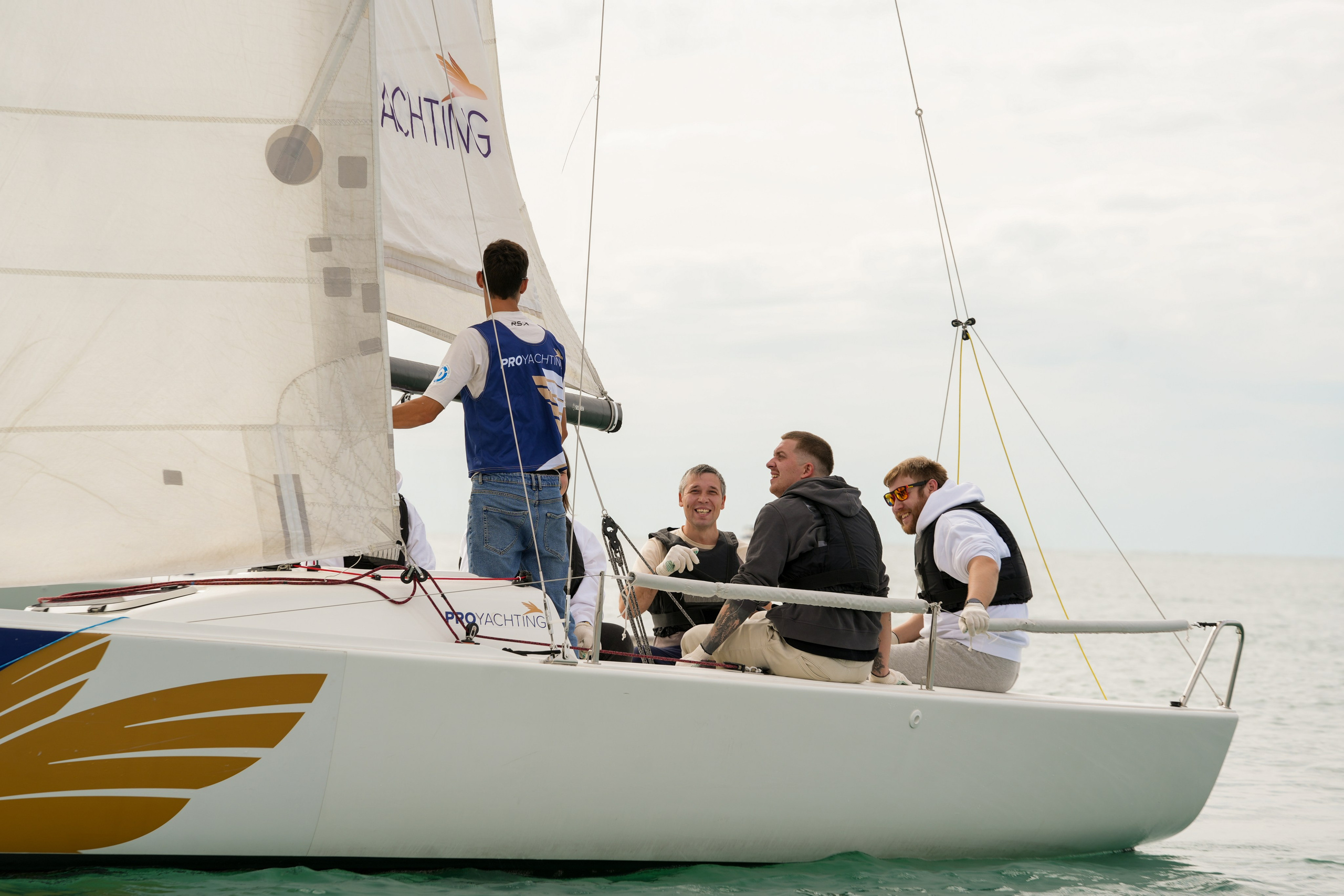Яхтенная регата для компании Агрегатка. Репортажный фотограф в Красной Поляне и Сочи Павлюченко Екатерина