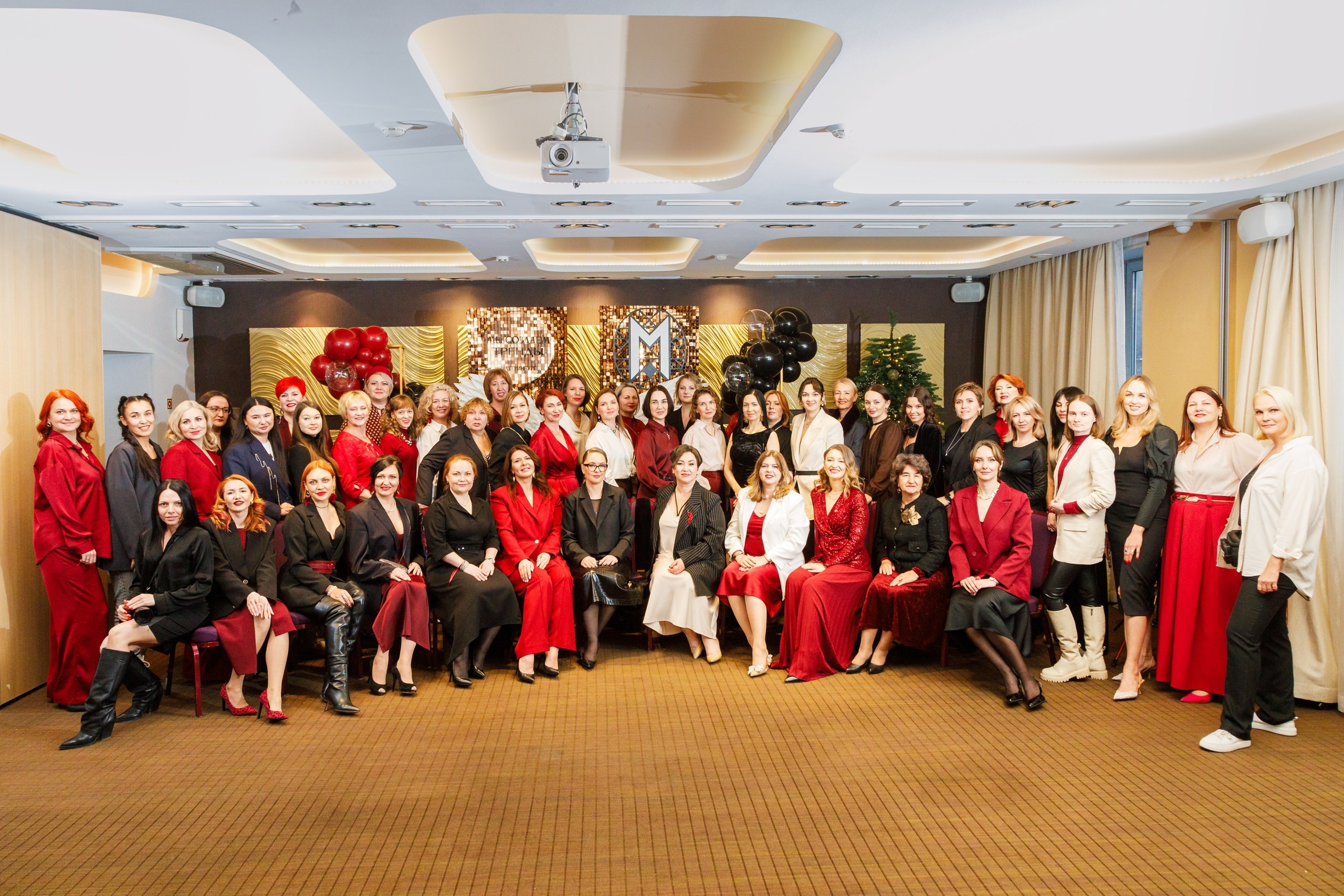 Репортажная съёмка сообщества Код публичности. Студия коммерческой съемки ХВОЯ