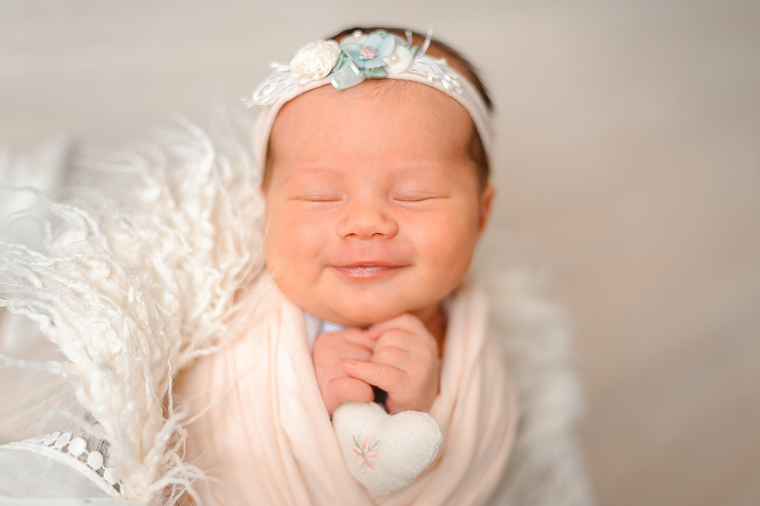 Ксюша, 9 дней. Фотограф новорождённых в Йошкар-Оле Ильмира Сидоркина