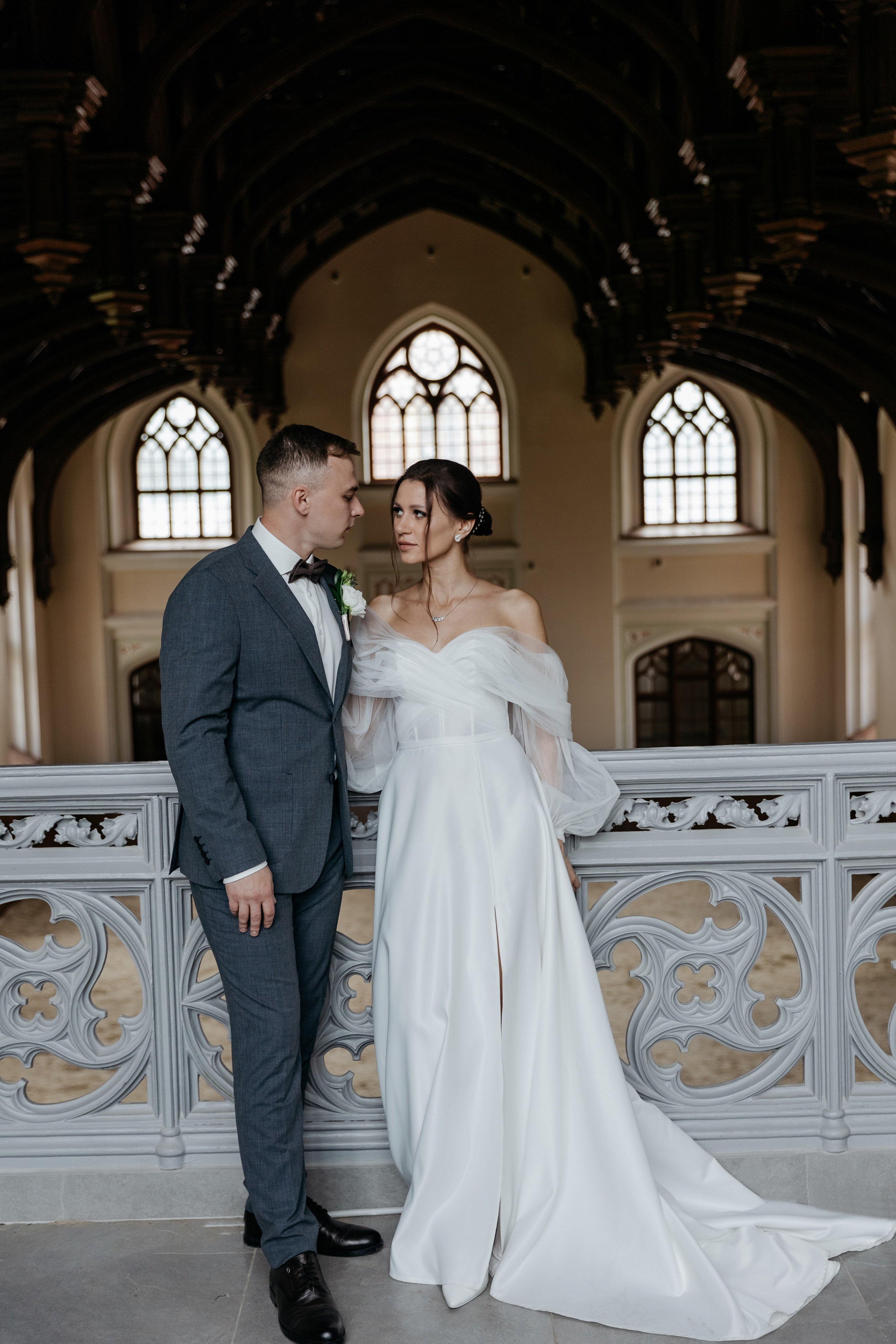 Волшебство уходит — Знаю. — И что мы будем делать? — Наслаждаться моментом. Свадебный фотограф в Санкт-Петербурге