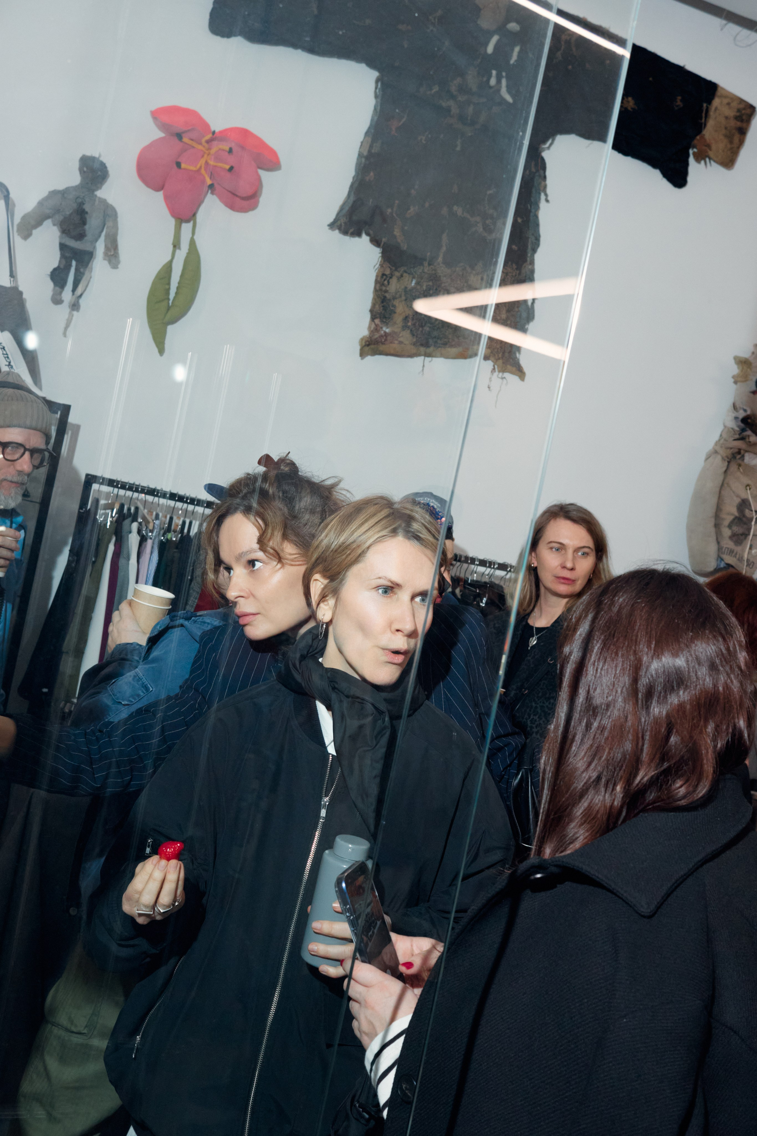 ПИФ-ПАФ Супершоп | вернисаж выставки SOBO GALLERY х ПИФ-ПАФ. Фотограф Михаил Николаев