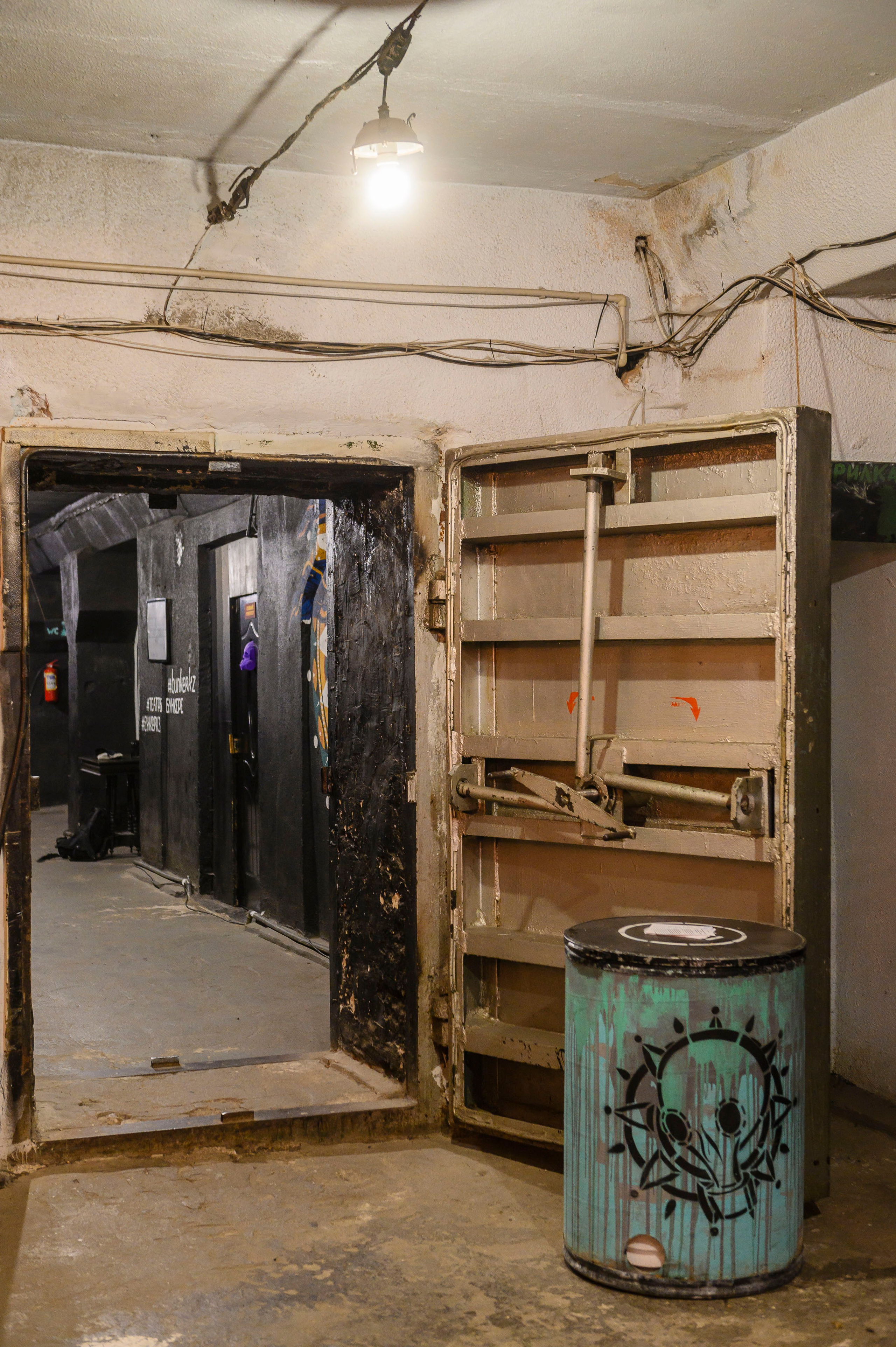 Арт убежище Bunker, съемка контента. Интерьерный и репортажный фотограф в Алматы