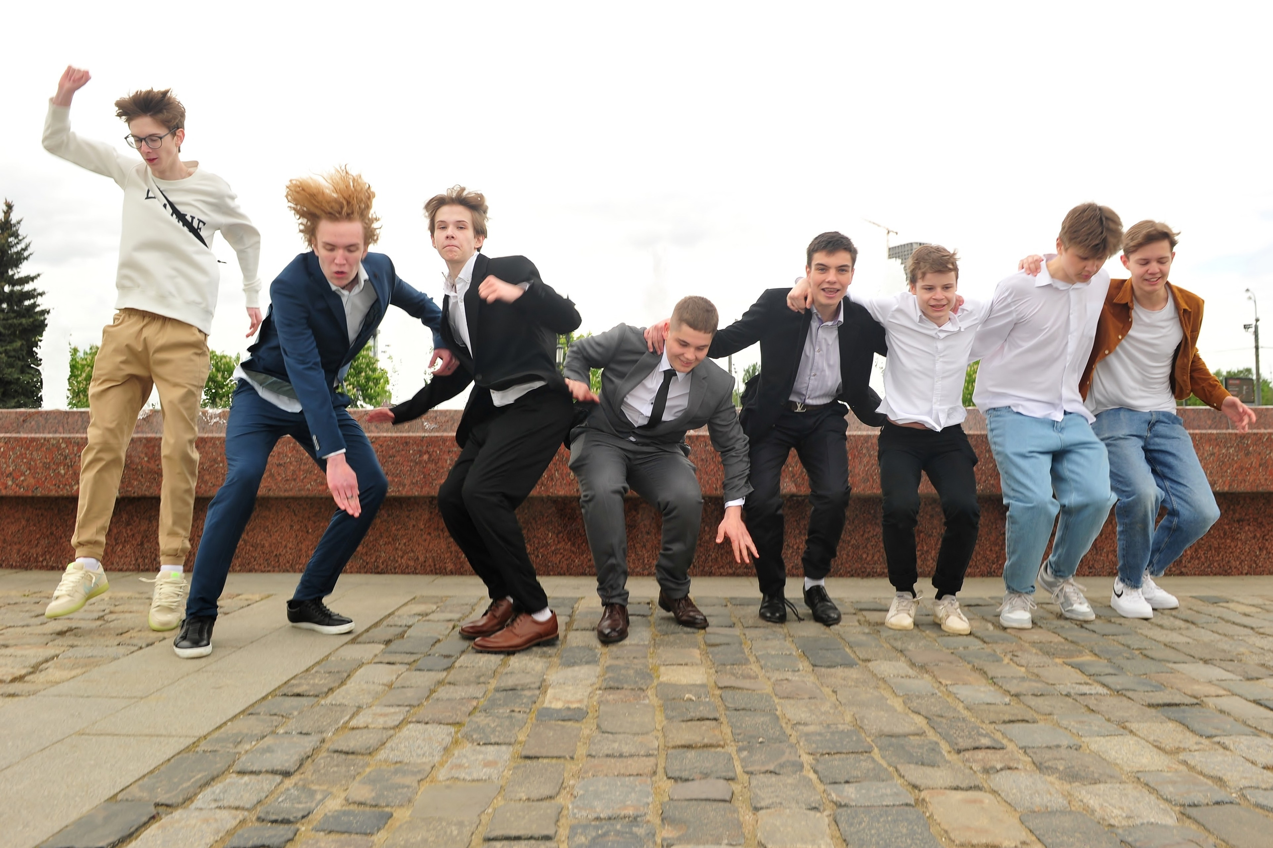 Последний Звонок на Поклонной Горе (уличная фотосессия 9-классников). Свадебный и семейный фотограф в Москве Ирина Гончарова