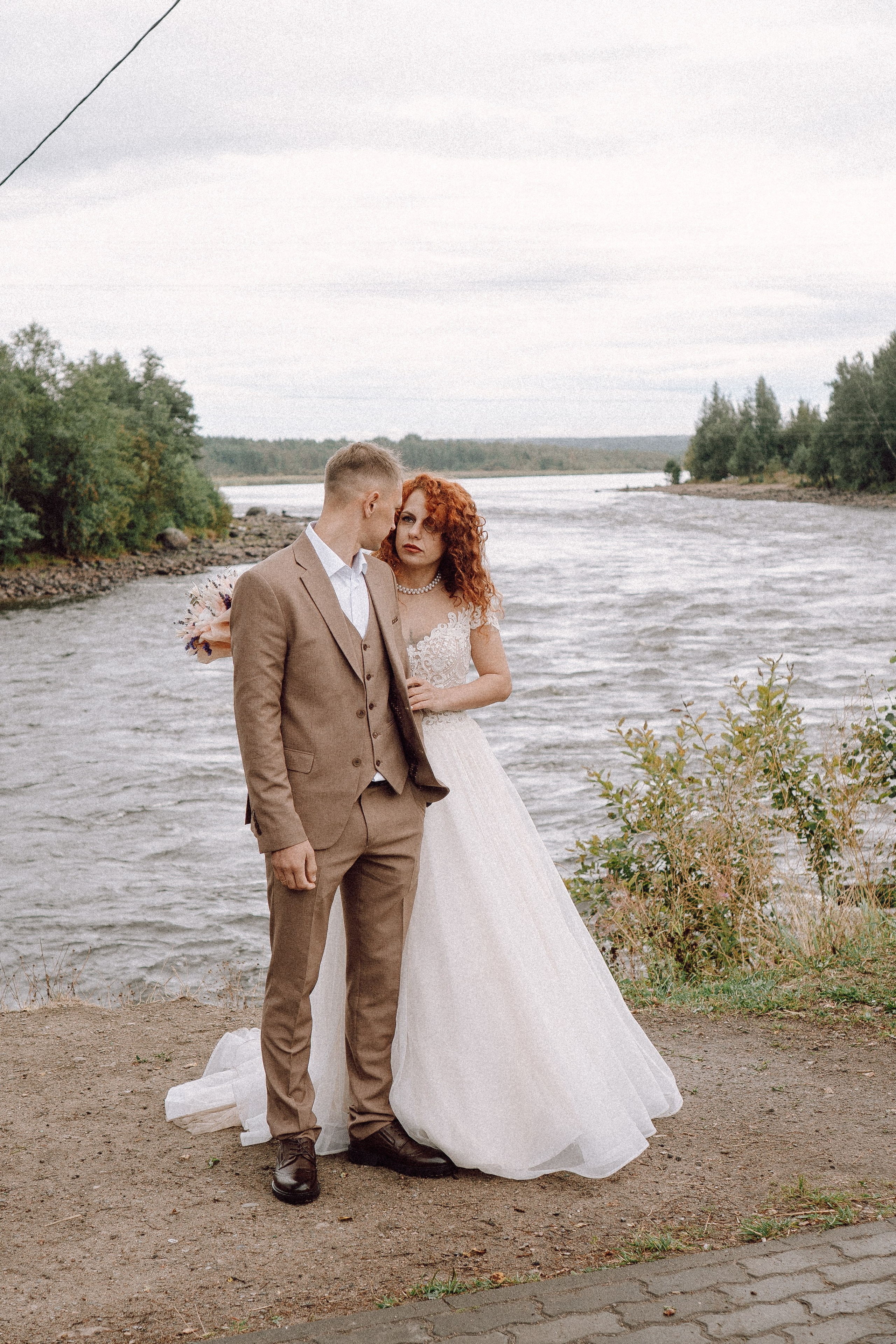 СВАДЕБНАЯ ФОТОСЕССИИЯ ПАРЫ В ГОРОДЕ ПРИОЗЕРСК В СОСНОВОМ ЛЕСУ И С ПИКАПОМ. Профессиональный фотограф, Санкт-Петербург — Виктория Богомолова