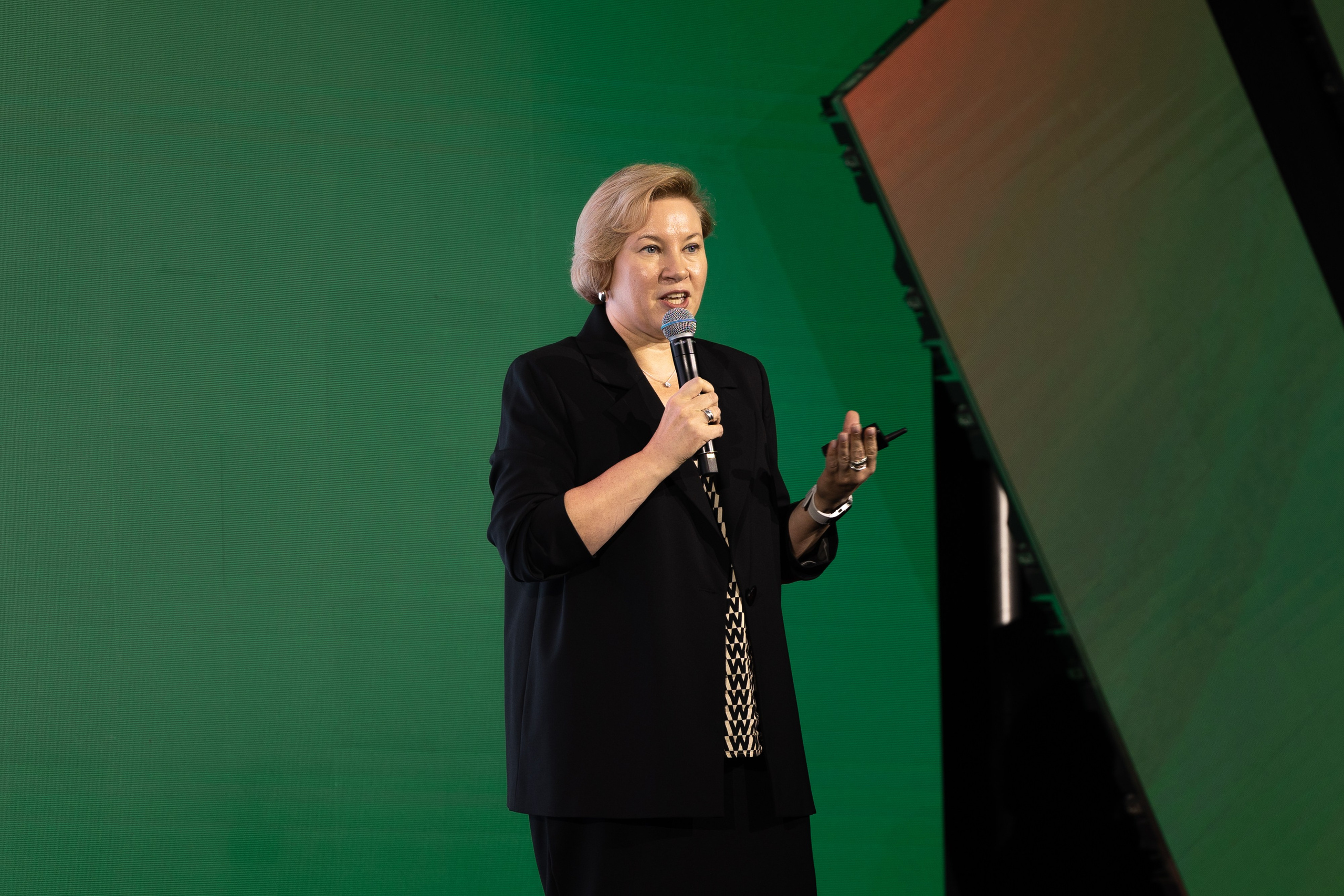 Точка Притяжения / Дубай. Фотограф Юлия Назарова