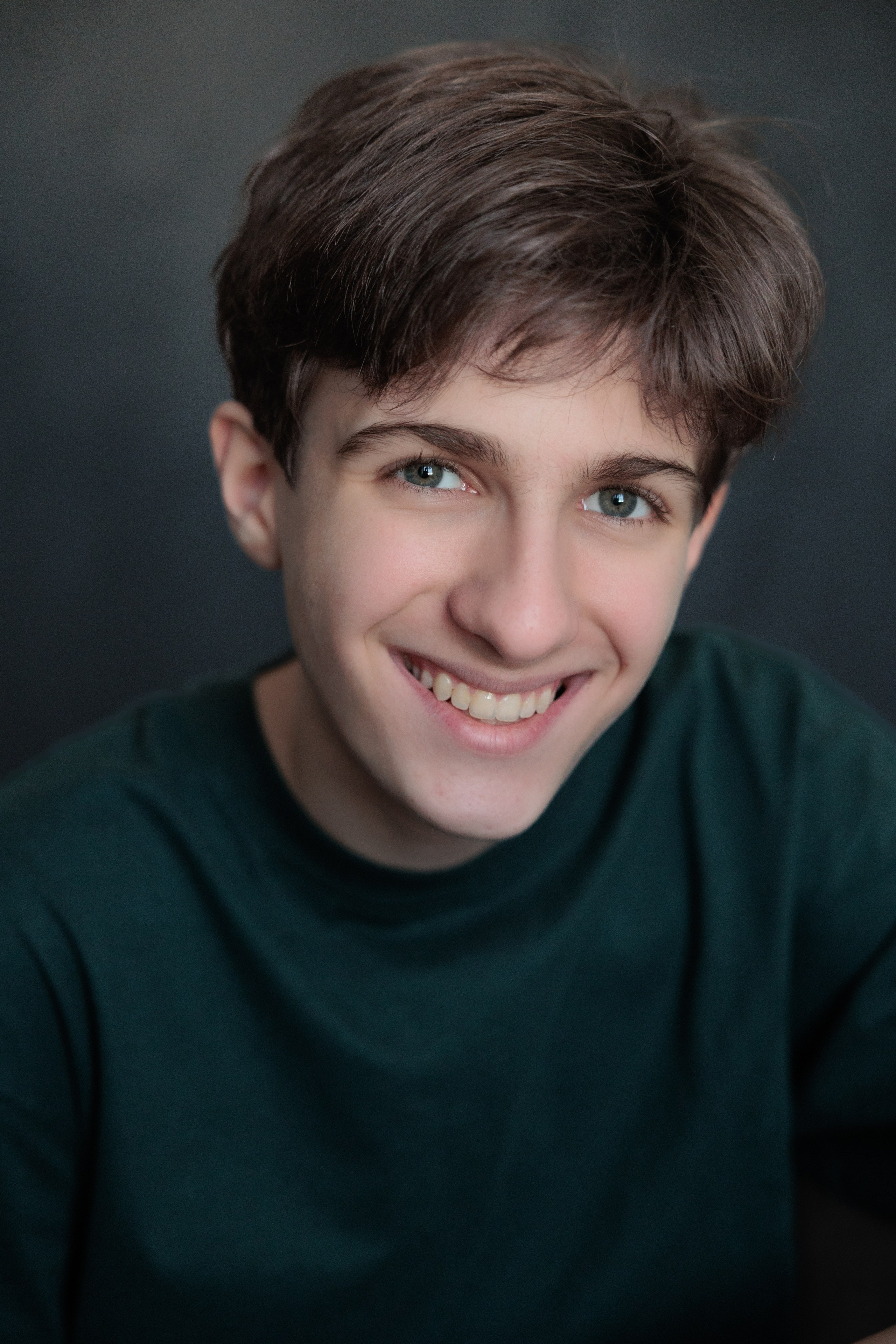 АРТЁМ. Я фотограф из Москвы к Вашим услугам