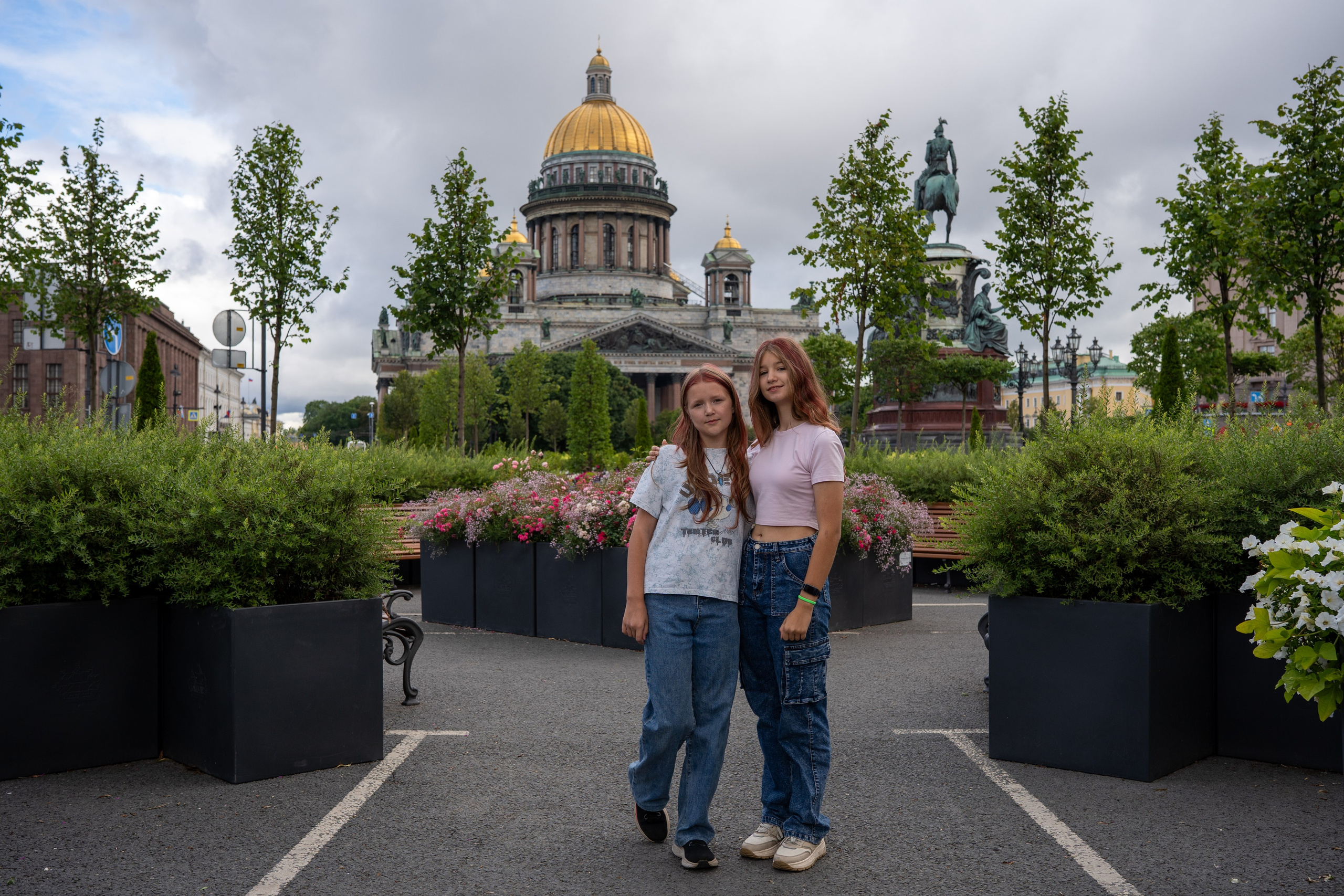 Семейная фотосессия по достопримечательностям Питера. Студийный и портретный фотограф в САНКТ-ПЕТЕРБУРГЕИрина Махаон