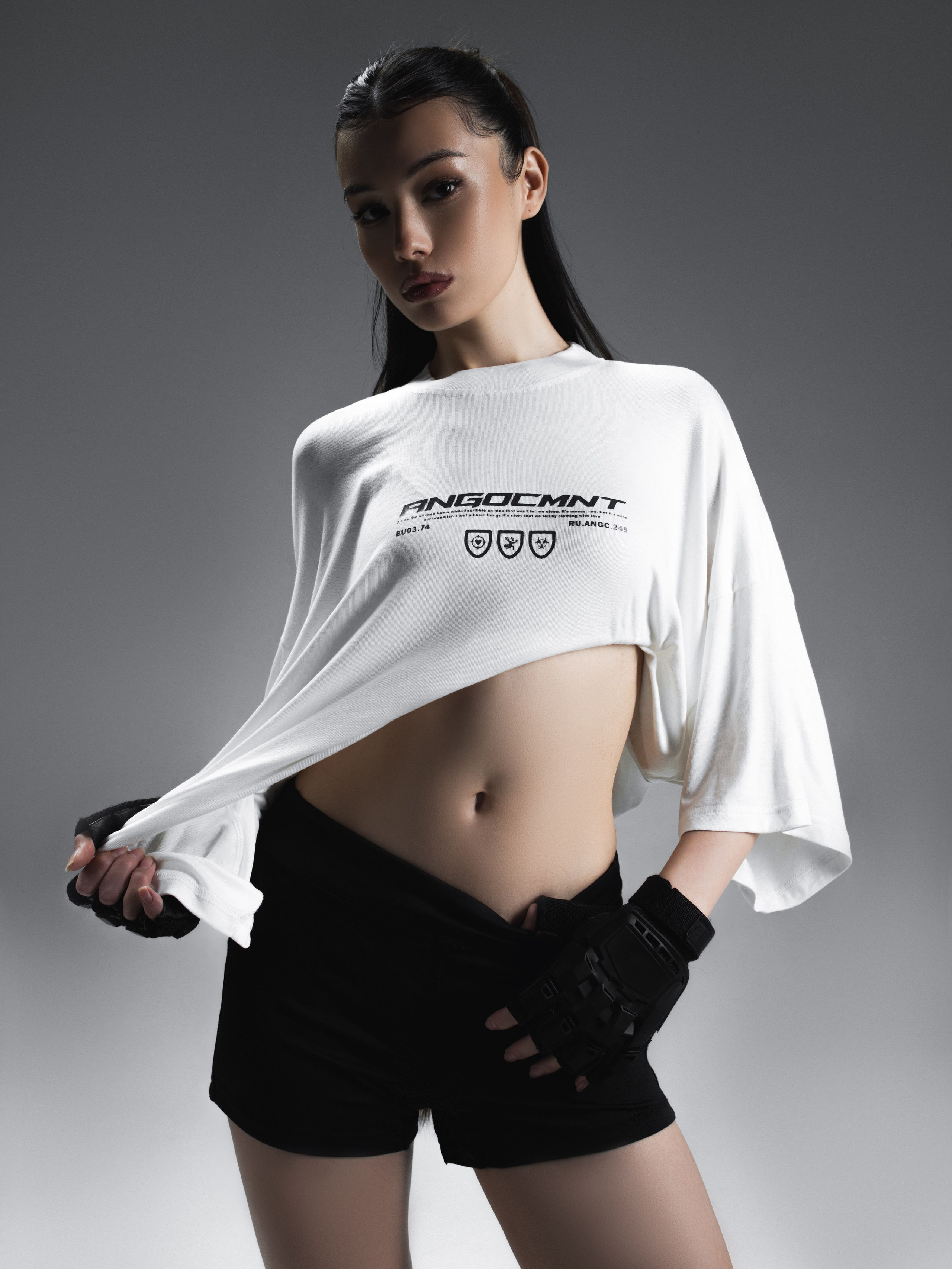 КАТАЛОГ | серый фон. RUNA production — стильные съемки для брендов