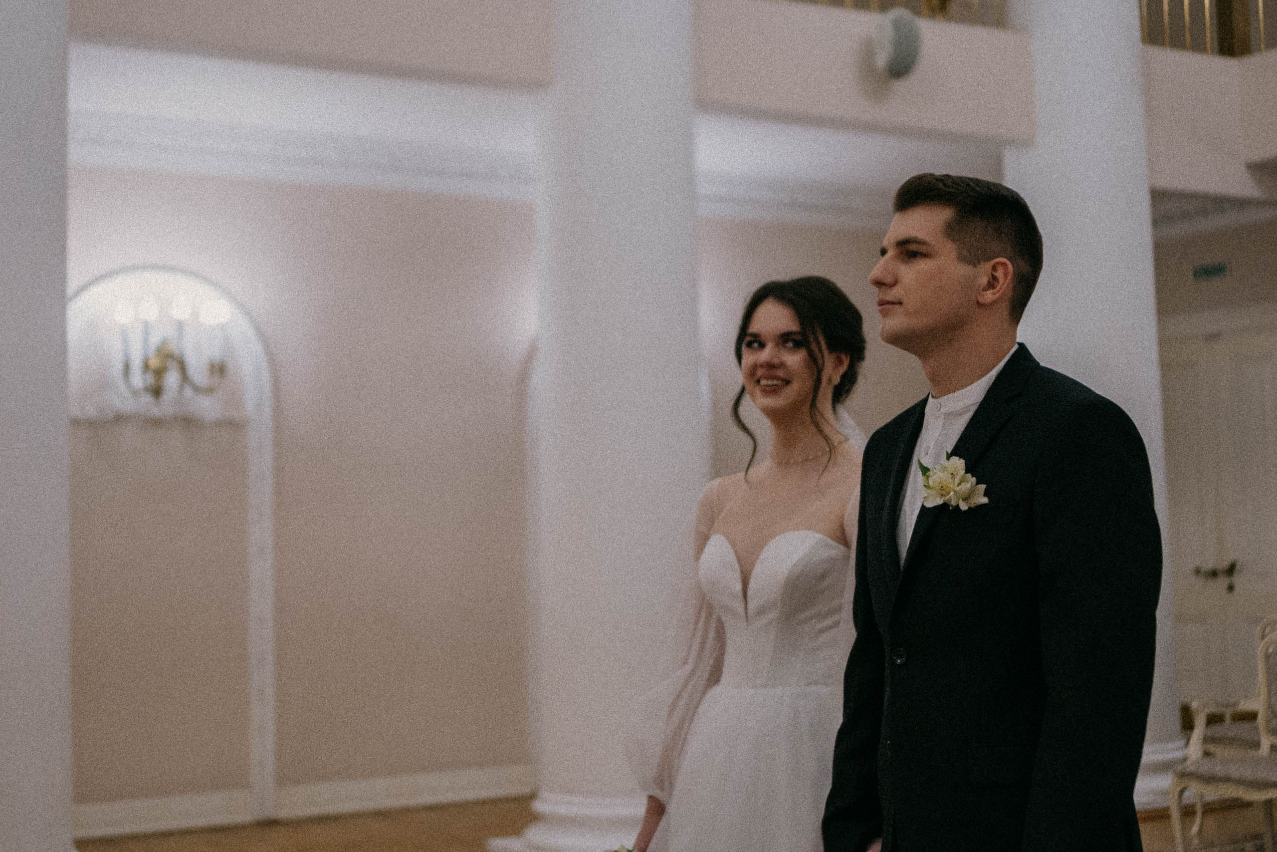 СВАДЕБНАЯ СЬЕМКА ПАРЫ В ГОРОДЕ ПУШКИН В ПАРКЕ ЕКАТЕРИНЕНСКОМ В НОЯБРЕ. Профессиональный фотограф, Санкт-Петербург — Виктория Богомолова