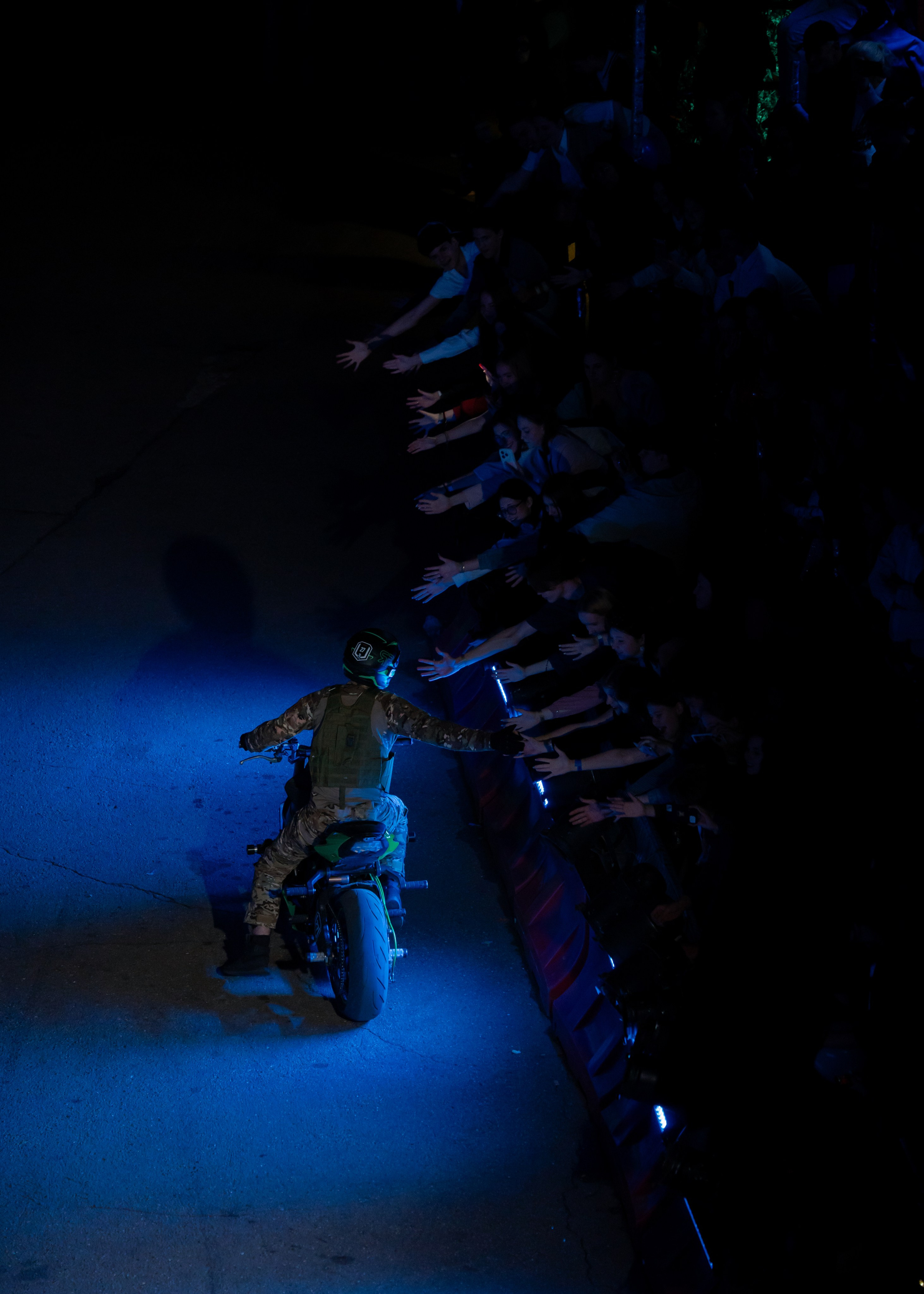 Выпускной Байк Центр «Ночные волки» 11 класс. Крамер Юлиана детский и семейный фотограф