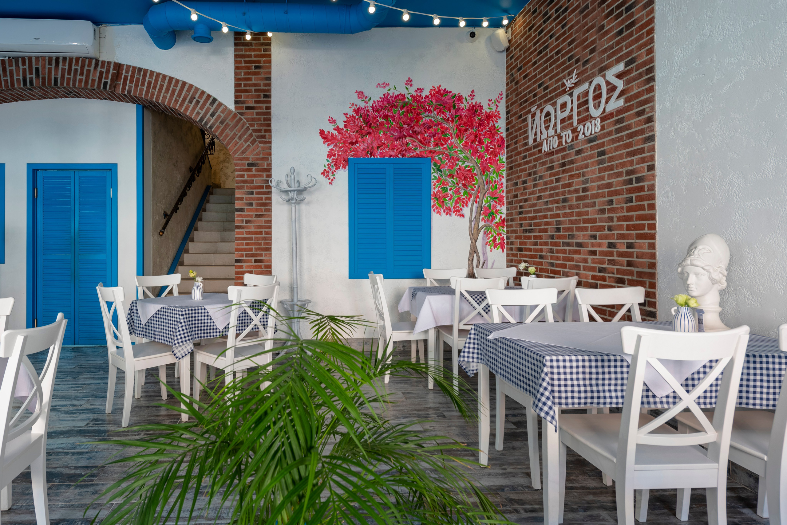 Греческая Таверна Йоргос. Интерьерный и репортажный фотограф в Краснодаре Дмитрий Вальков