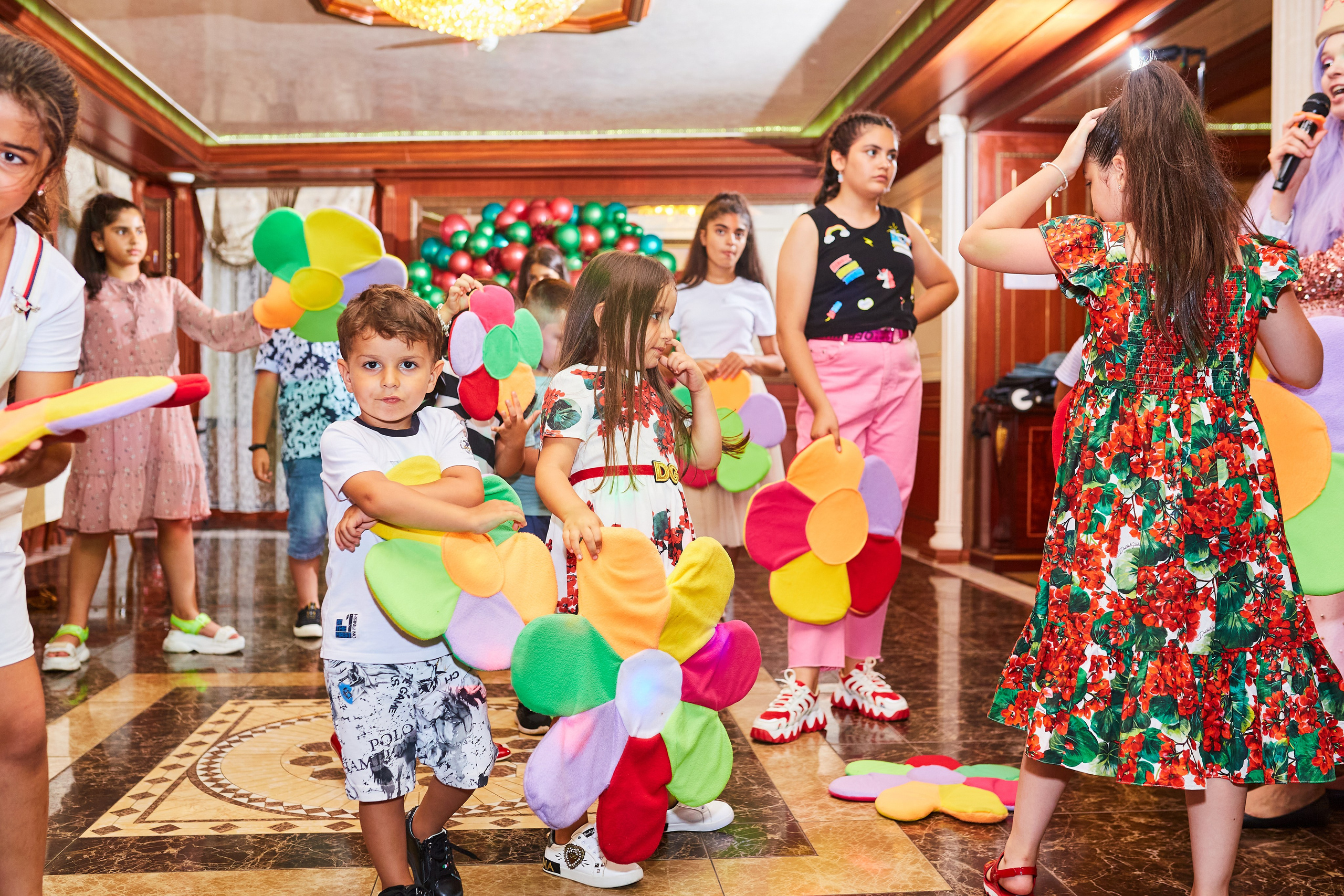 Детский День рождения с салютом, фокусником и тиктокерами, конечно же. Кокорин Евгений Фотограф