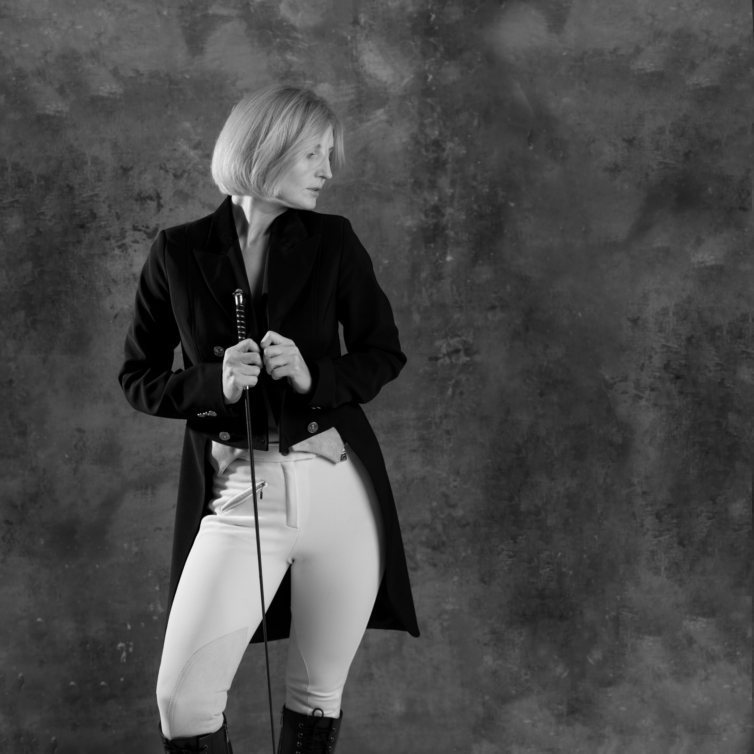 Женский портрет: sexy. Фотограф Марина Доглядная Челябинск фотосессии с лошадьми, мотоциклами