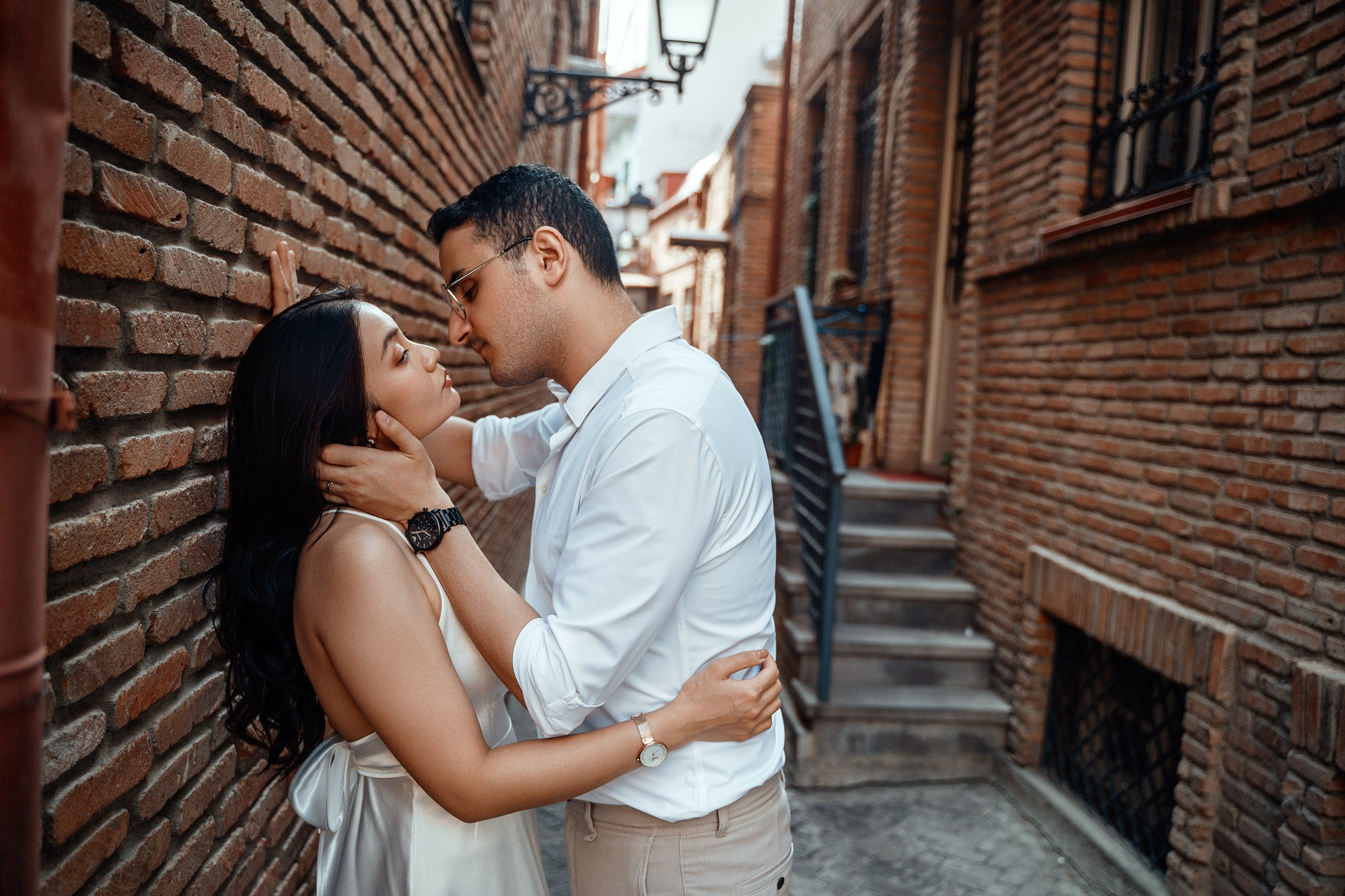 Alaeddine & Matika on the Peace Bridge in Tbilisi. Photographer Sergey Otkrytyi in Batumi & Tbilisi