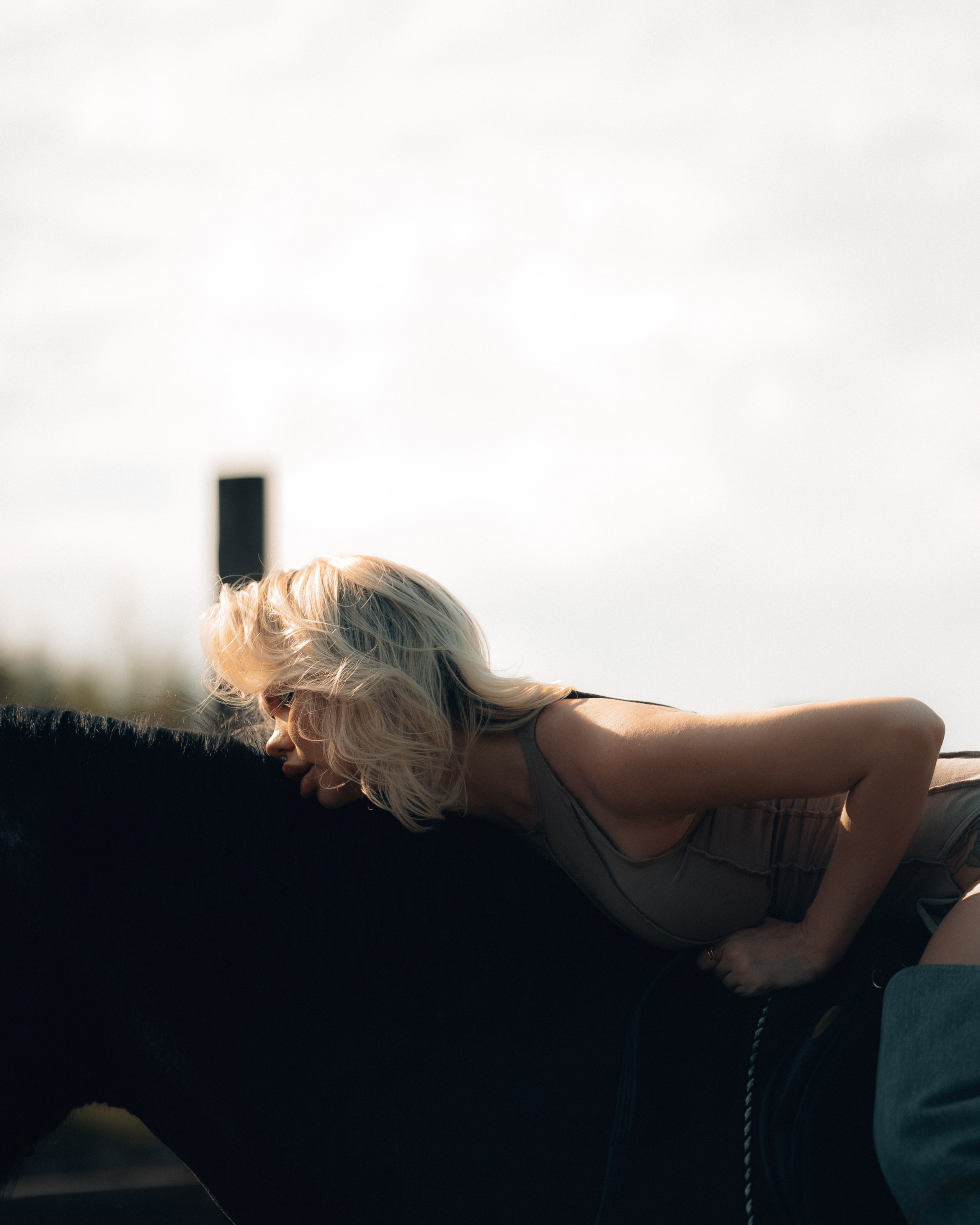 Лика. Портрет с лошадью. Фотограф Екатерина Золотовская. Портретные, семейные и креативные фотосессии в Москве