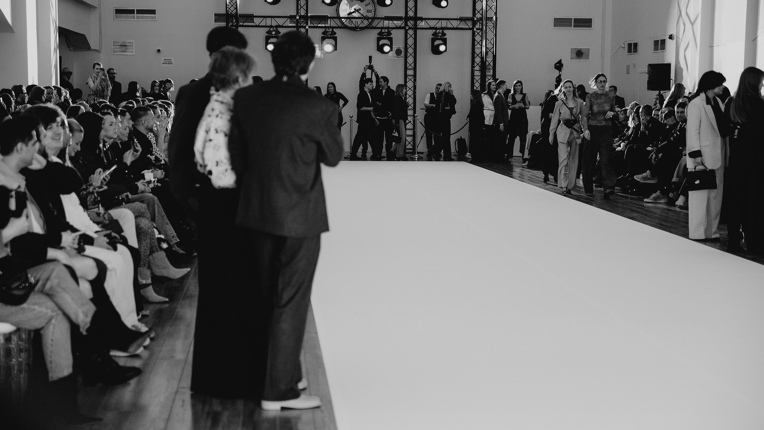 Бекстейдж показа «Новые Имена» собака.ru|ДЛТ. Портретный и репортажный фотограф в Санкт-Петербурге