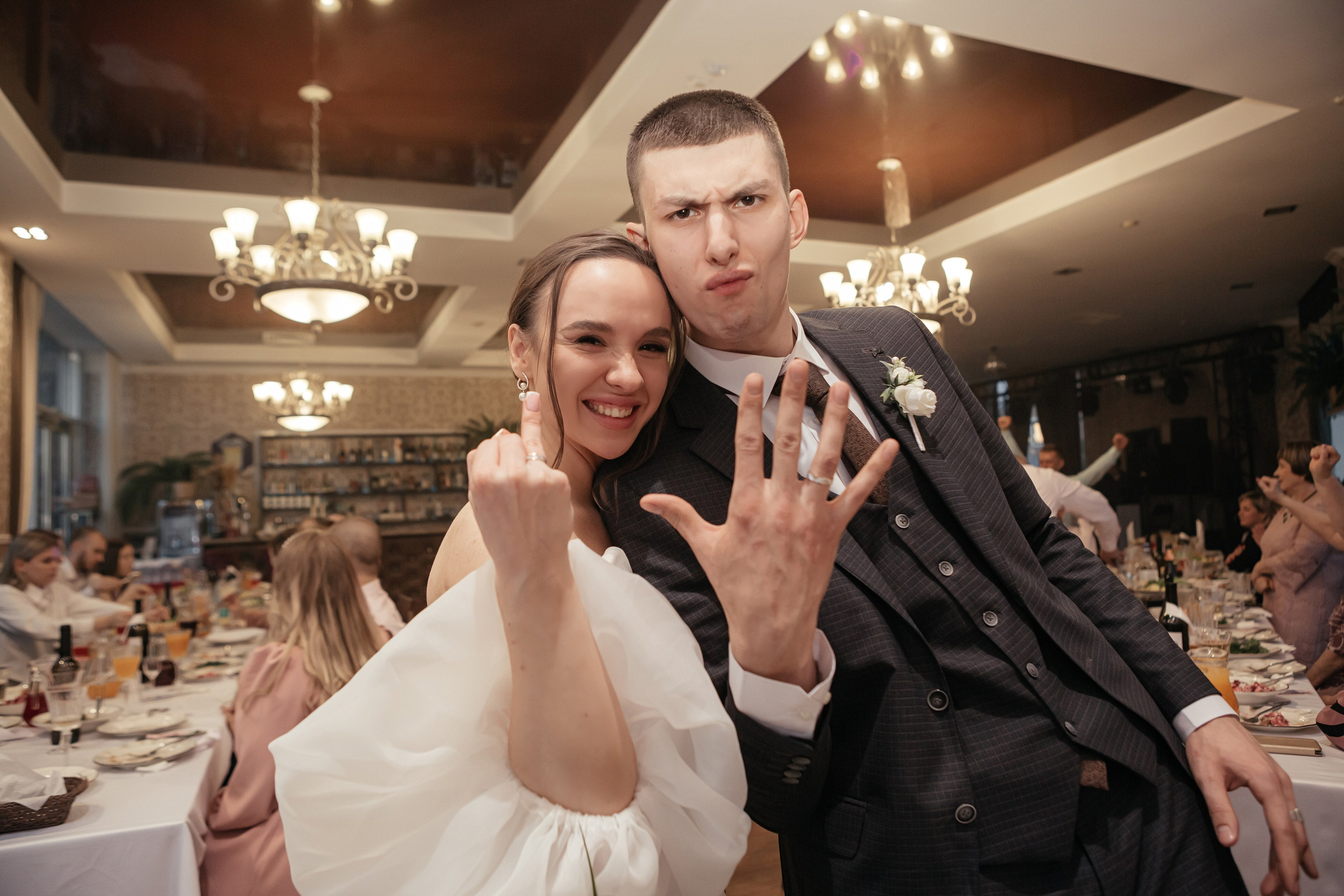 Сохраню лучшие моменты вашего праздника, в фотографиях. Фотограф на свадьбу в Красноярске.