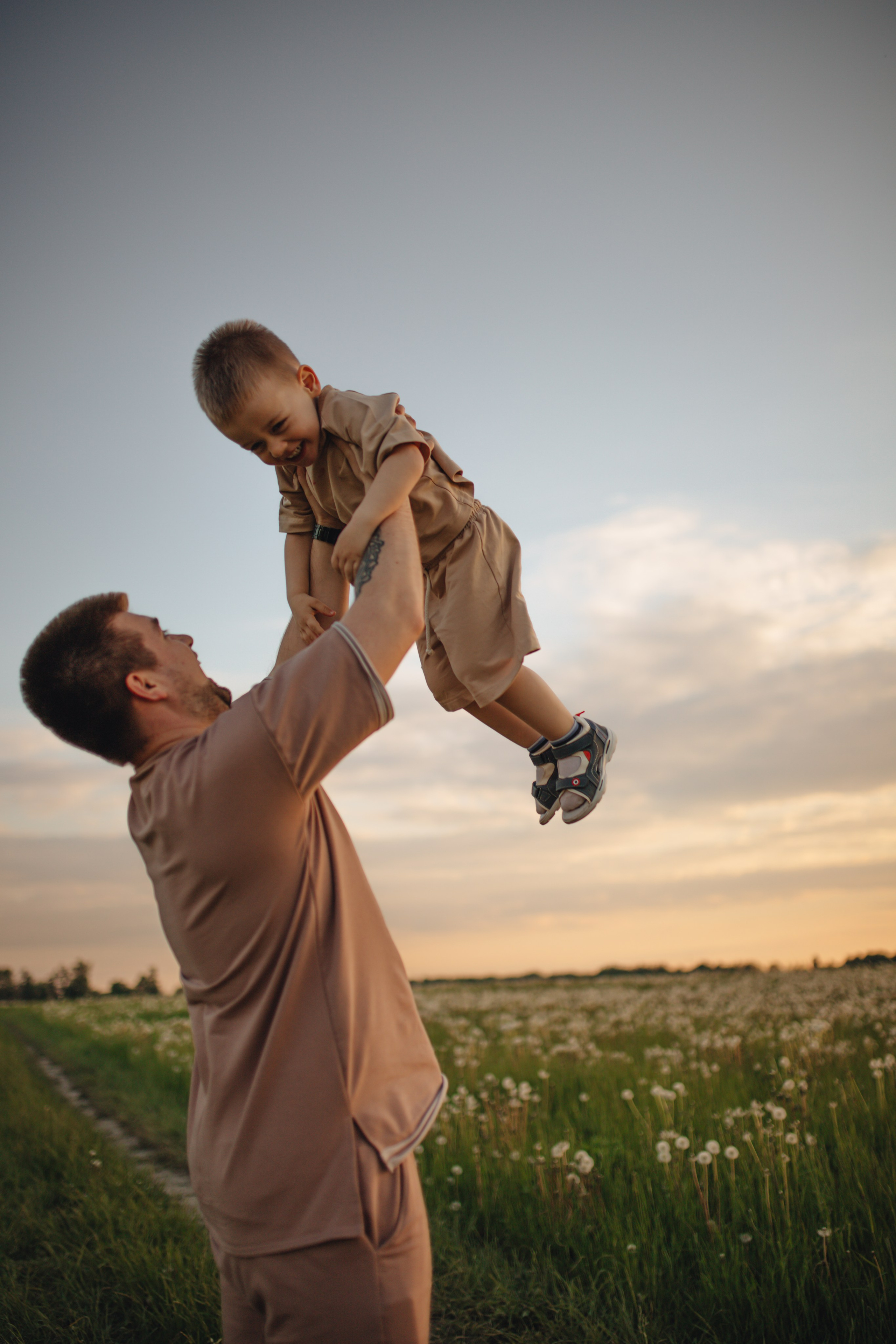 В поле на закате. Фотограф Винокурова Кристина в Санкт-Петербурге
