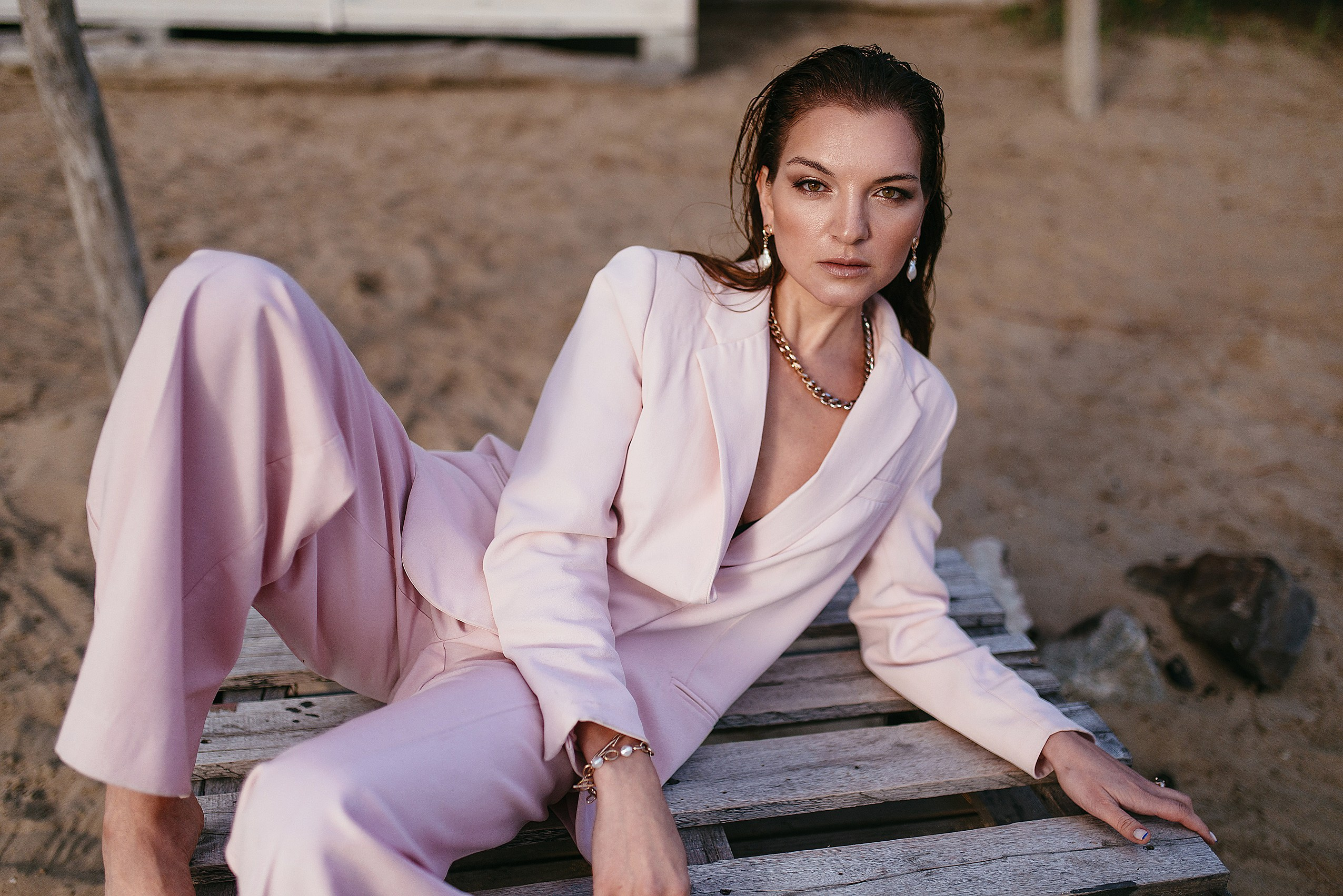 Фотосессия на море в платье. Портретный фотограф Дарья Едапина Новосибирск. Фотограф Дарья Едапина Новосибирск