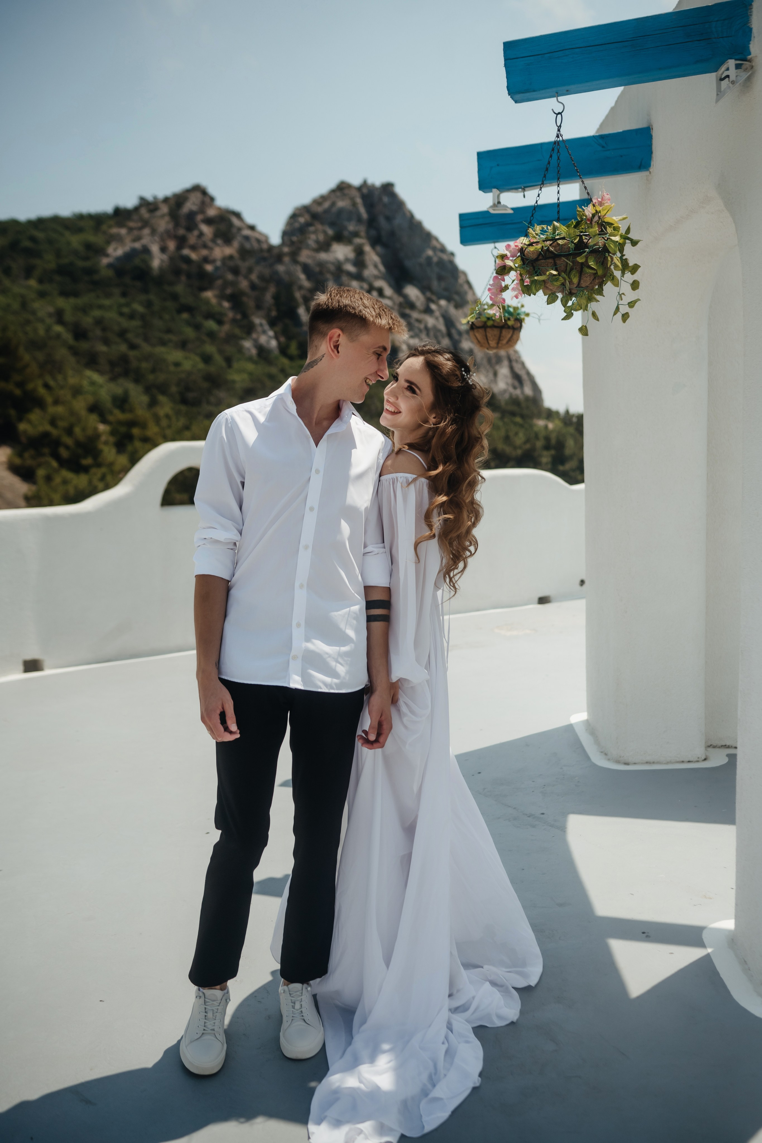 Свадебная фотосъемка в старинном отеле в Крымском Санторини. Свадебный и семейный фотограф и видеограф, Крым, Москва, Санкт -Петербург