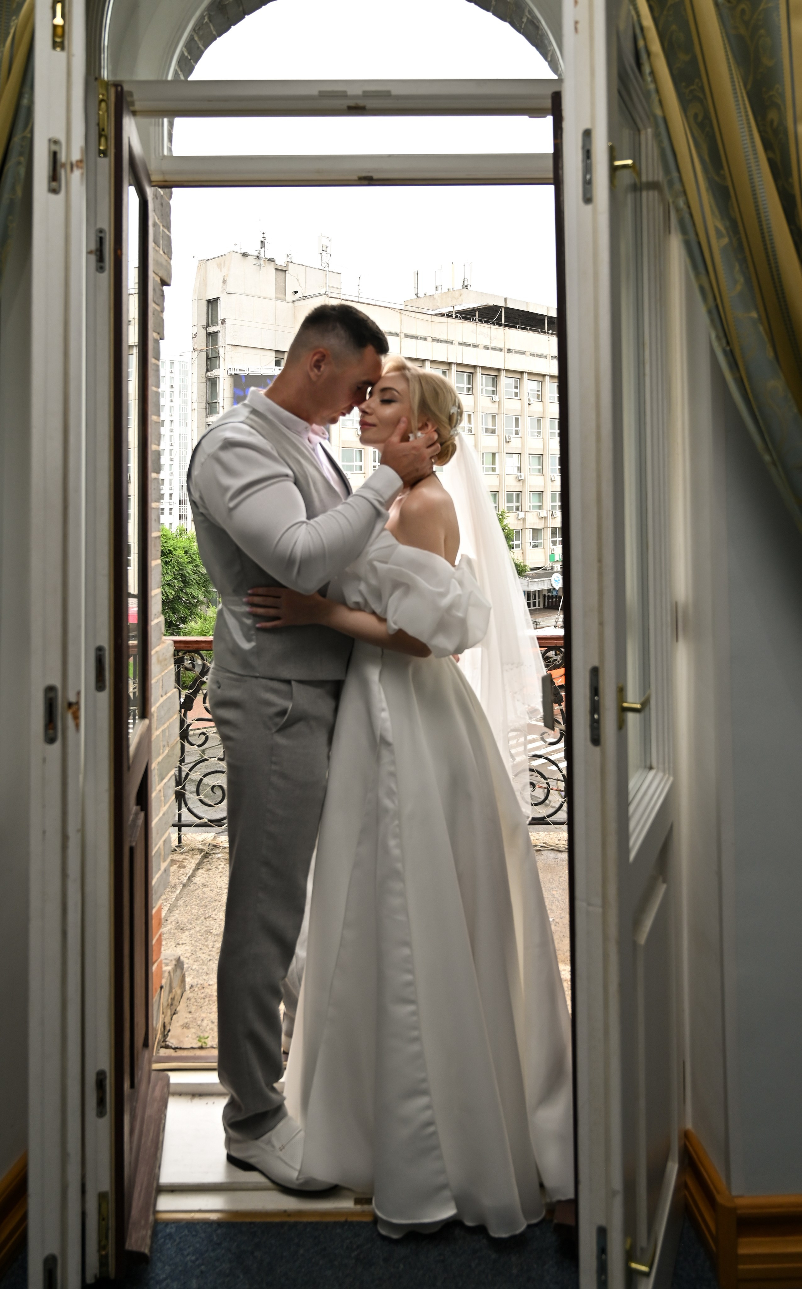 Свадьба Оксаны и Юры (Регистрация брака, прогулка и банкет). Свадебный и семейный фотограф в Хабаровске Оксана Новикова