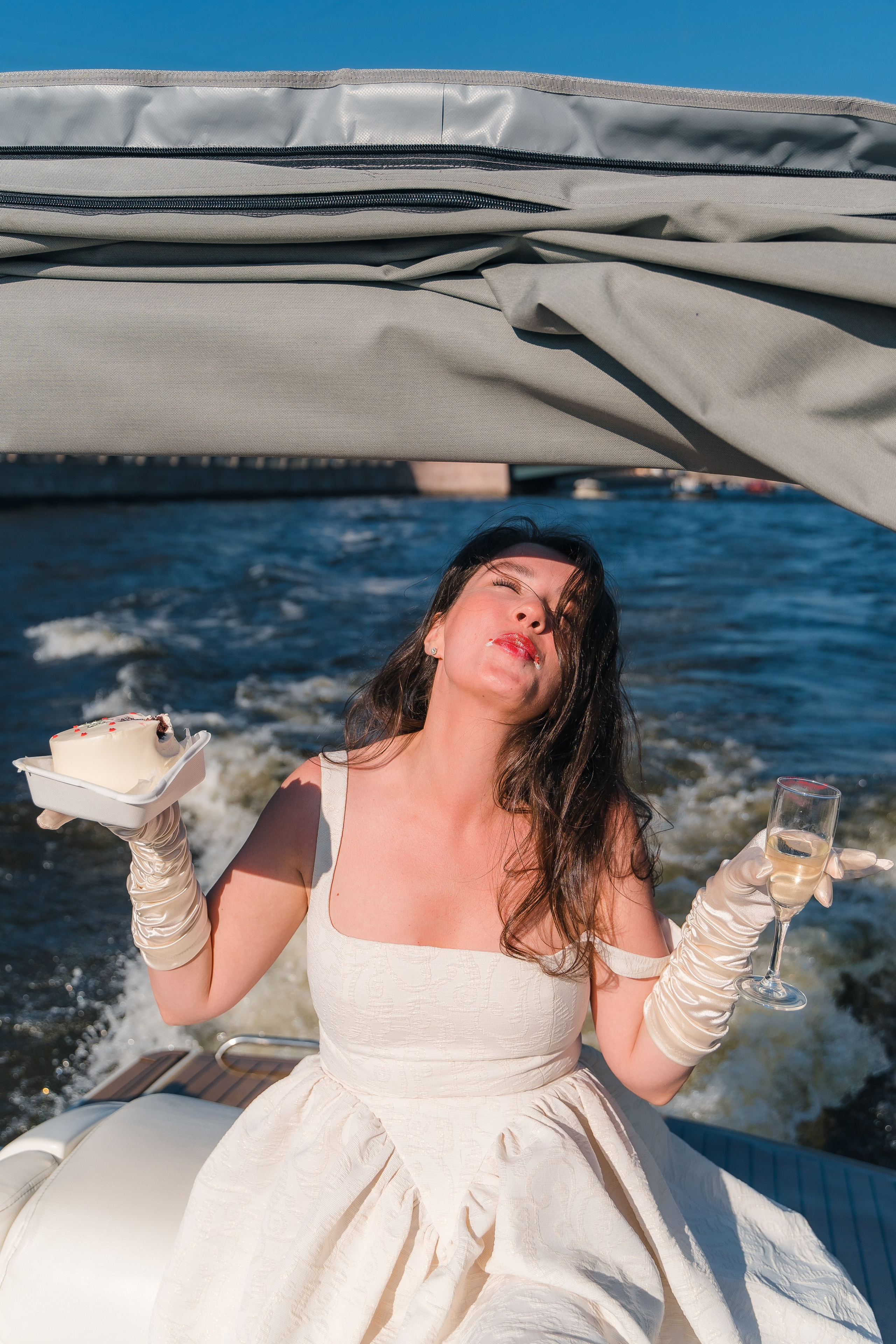 Фотосъемка девичника, встреча девушек, веселые женские портреты