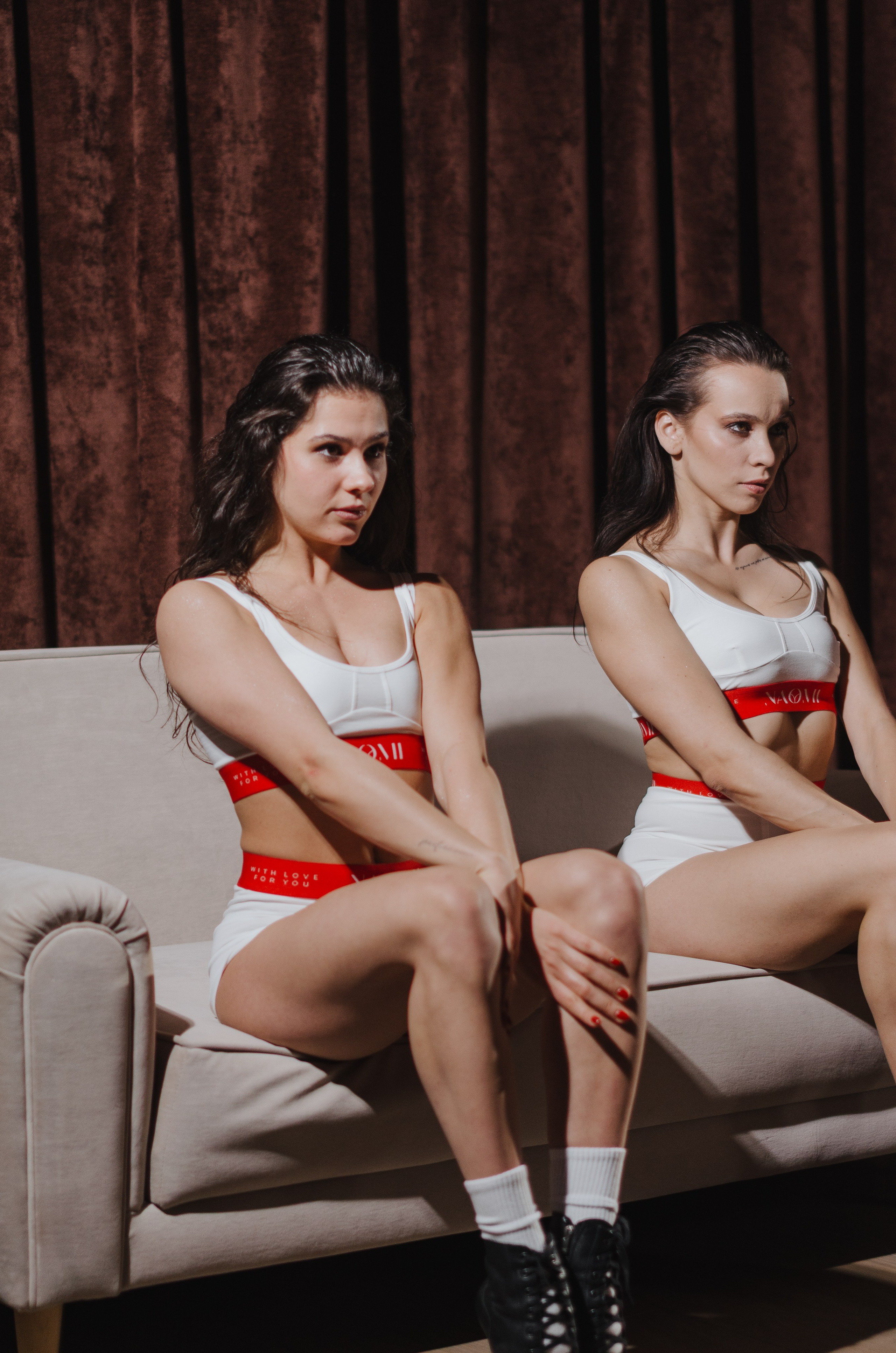 Фото-подглядки с видеосъемки танцевальной команды «Secret». Денисова Аля — фотограф для парных съемок и индивидуальных историй в Барнауле