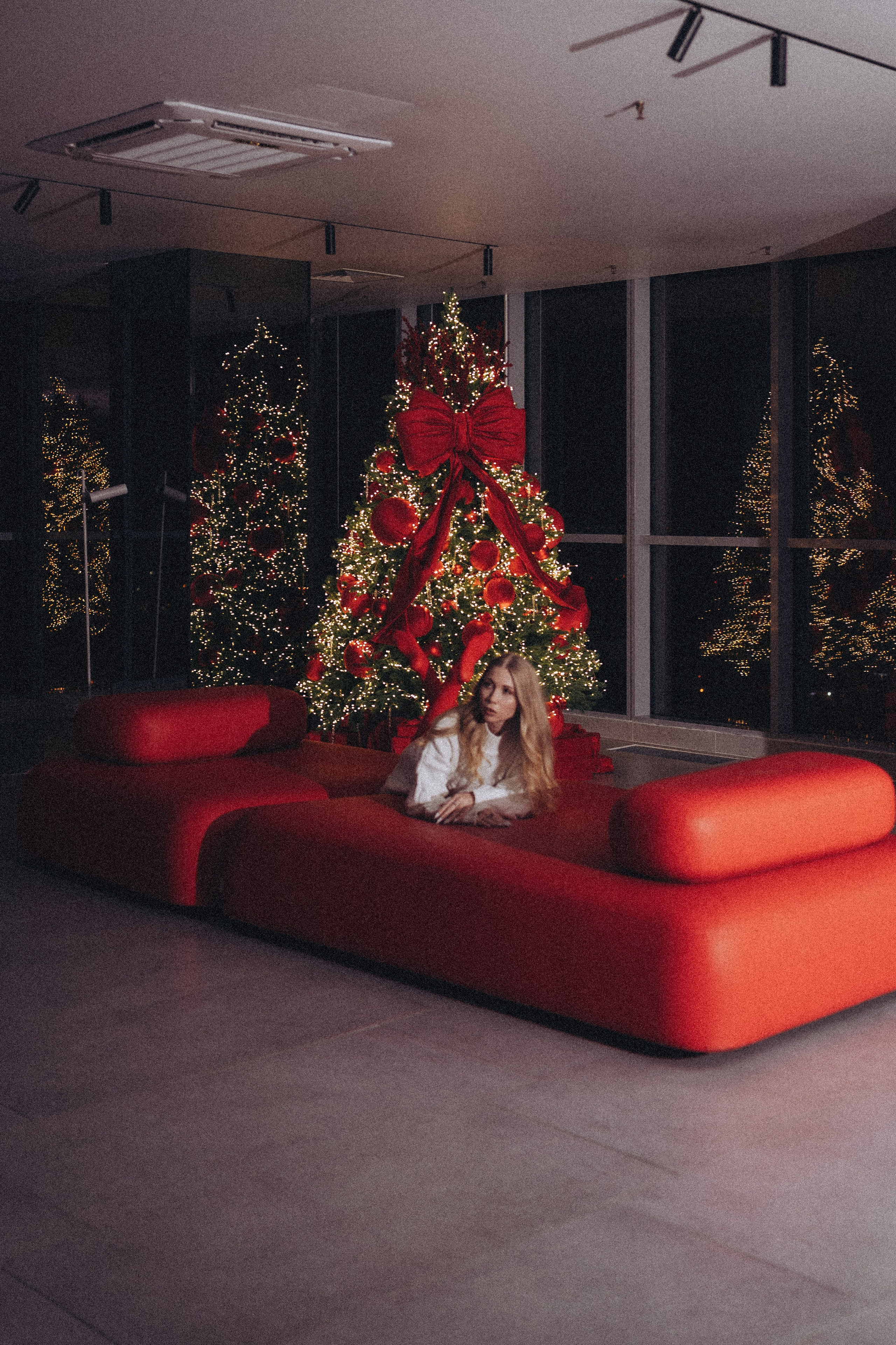 ФОТОСЕССИЯ К НОВОМУ ГОДУ В СТУДИИ С ЕЛОЧКОЙ КРАСИВЫЙ ОБРАЗ. Профессиональный фотограф, Санкт-Петербург — Виктория Богомолова