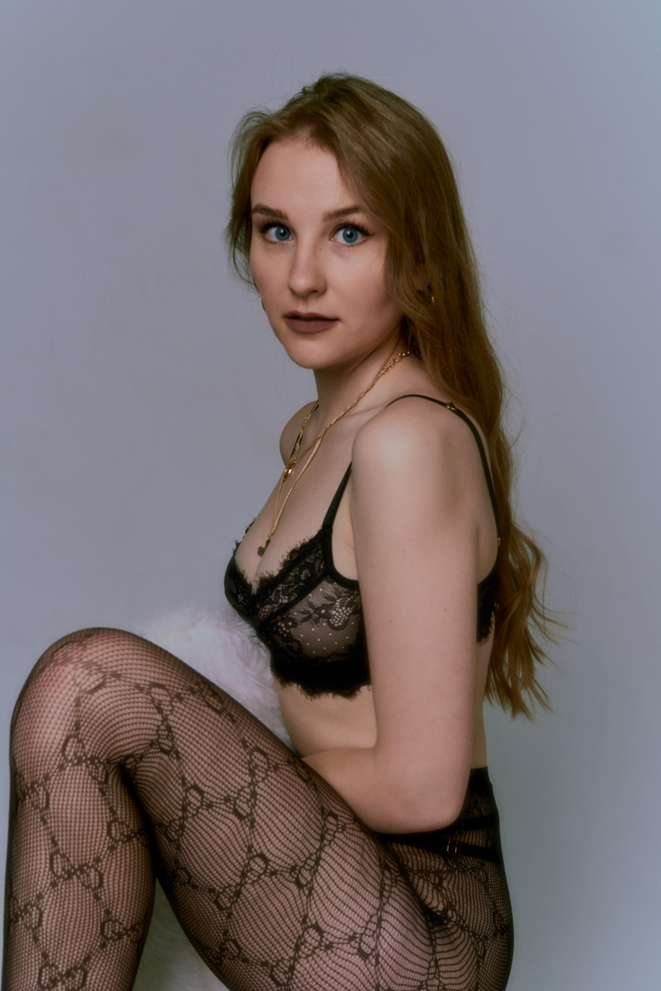 Стильная фотосессия в студии в шубе и белье. Фотограф Наталья Воронина Москва