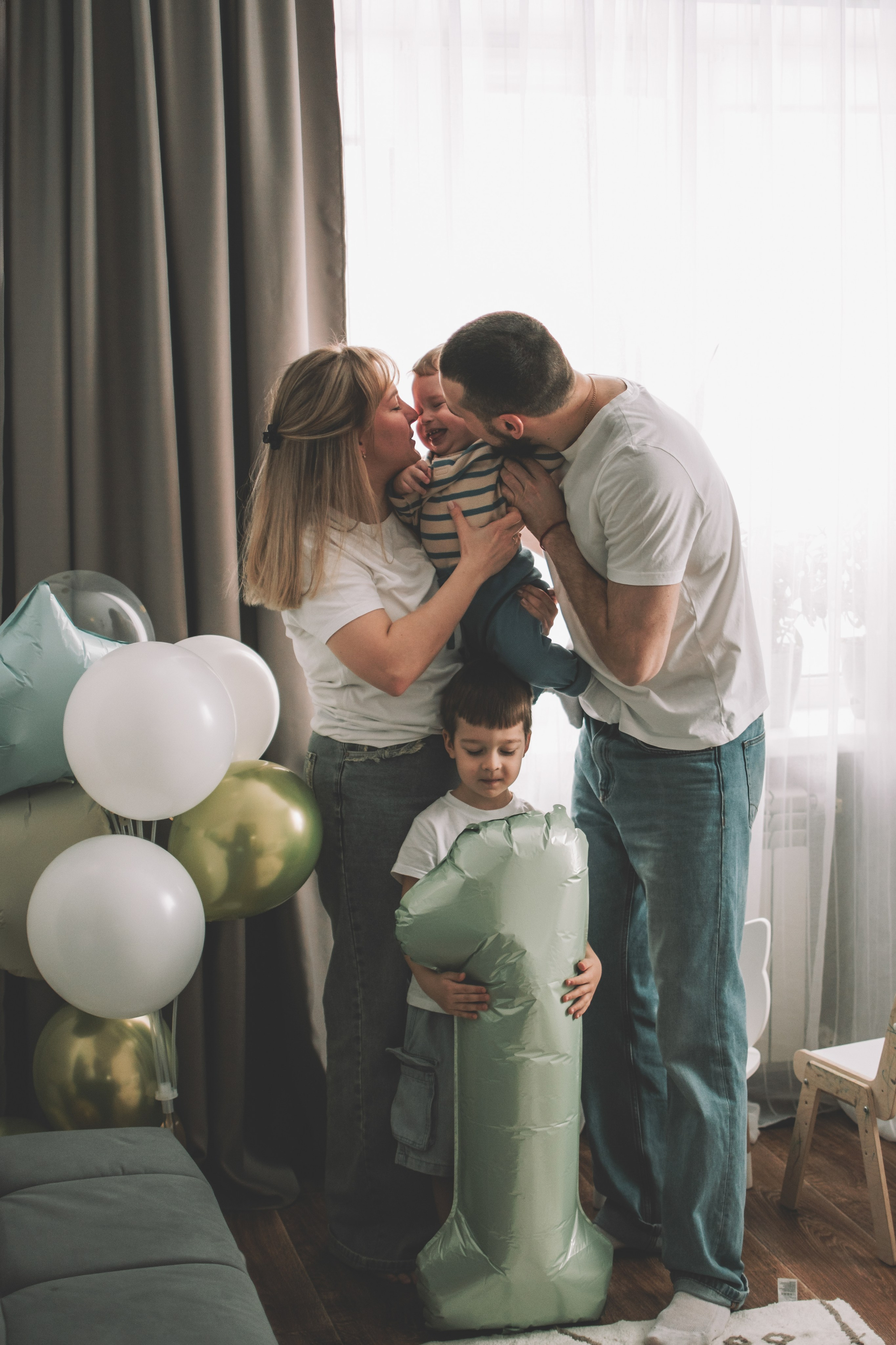 Годовасие в кругу семьи. Семейный и свадебный фотограф Губкинский и Ставрополь